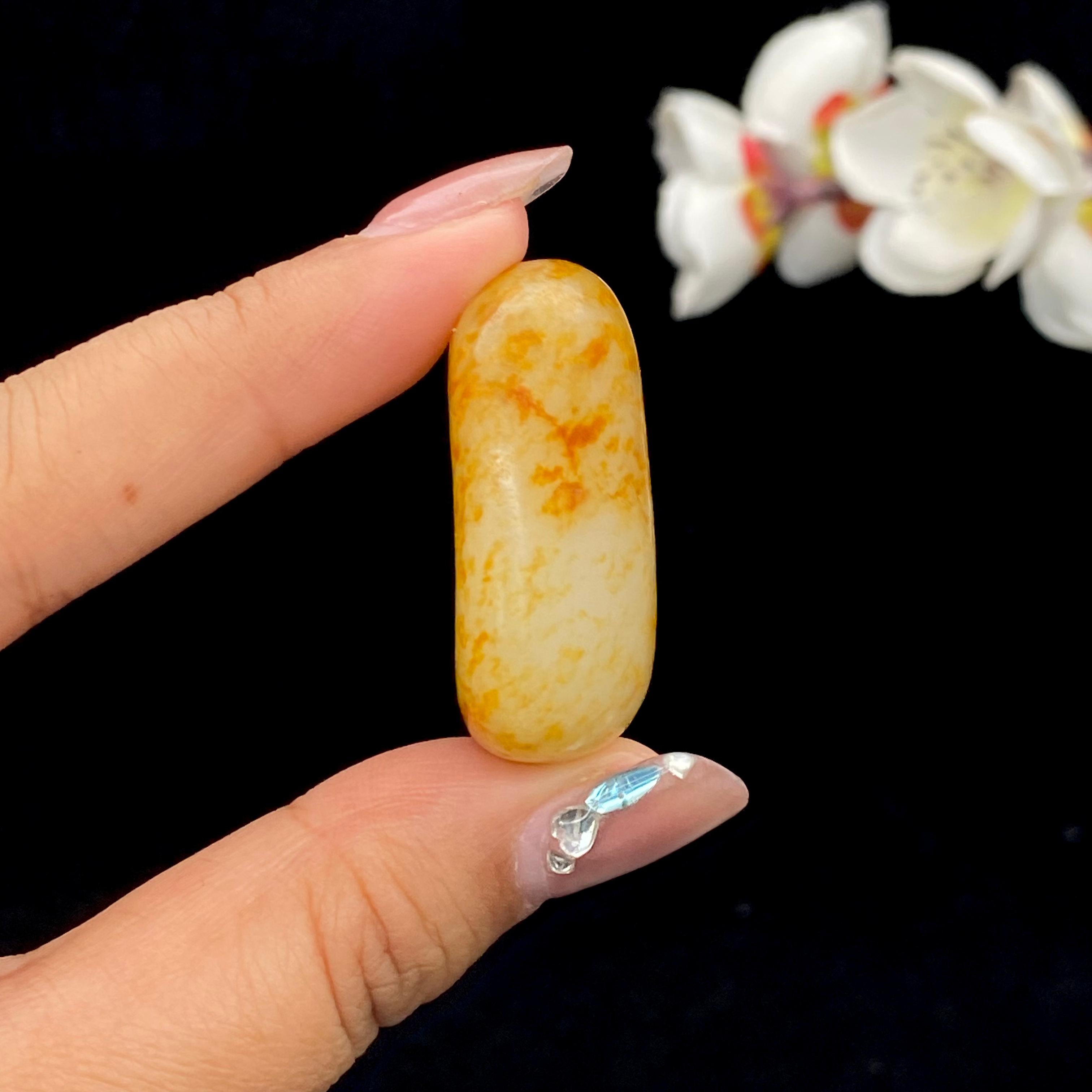 和田玉洒红皮籽料挂件（28.6g）