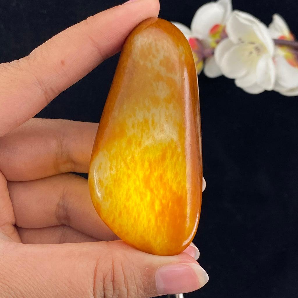 和田玉聚红皮籽料小手把件（80g）