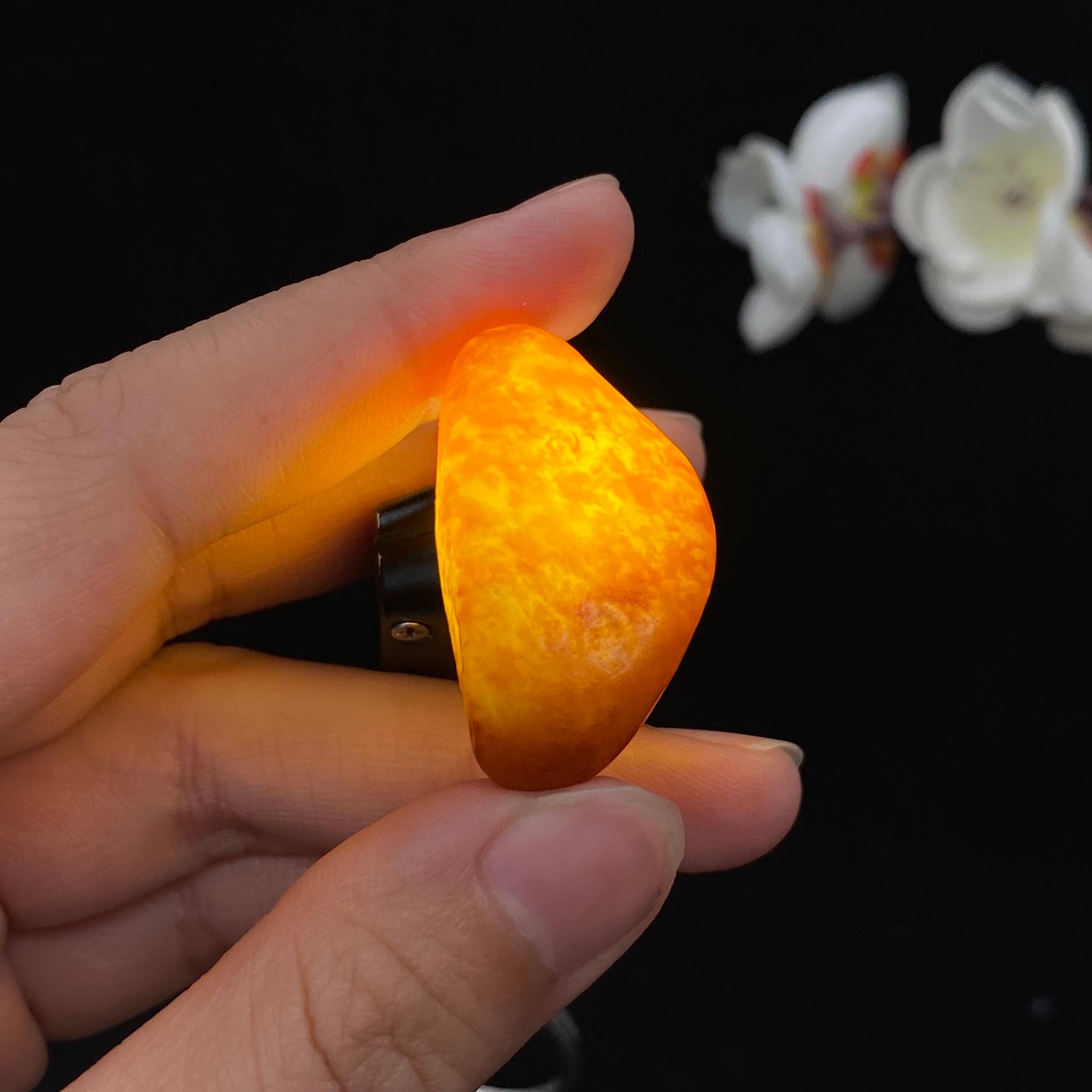 和田玉满红皮籽料吊坠籽（11.9g）