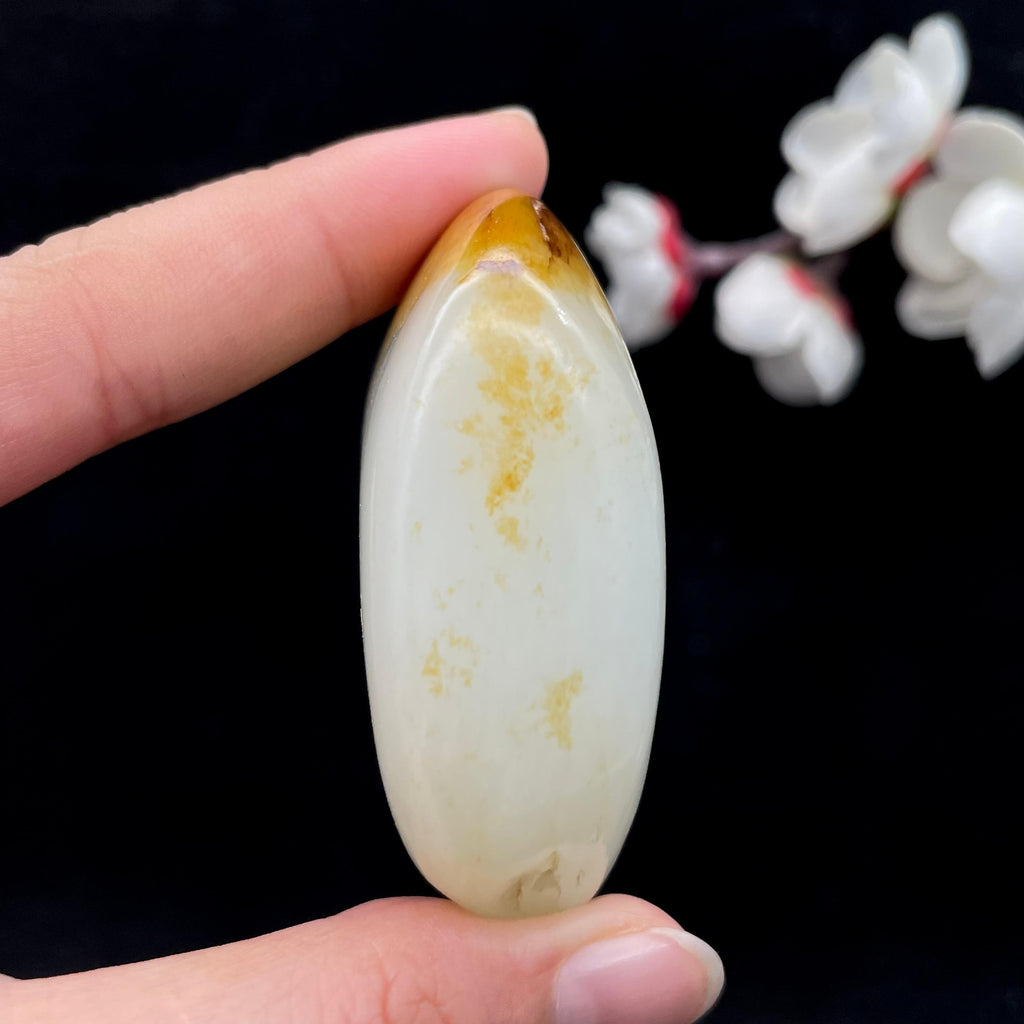 和田玉聚黄皮籽料手把件（79g）
