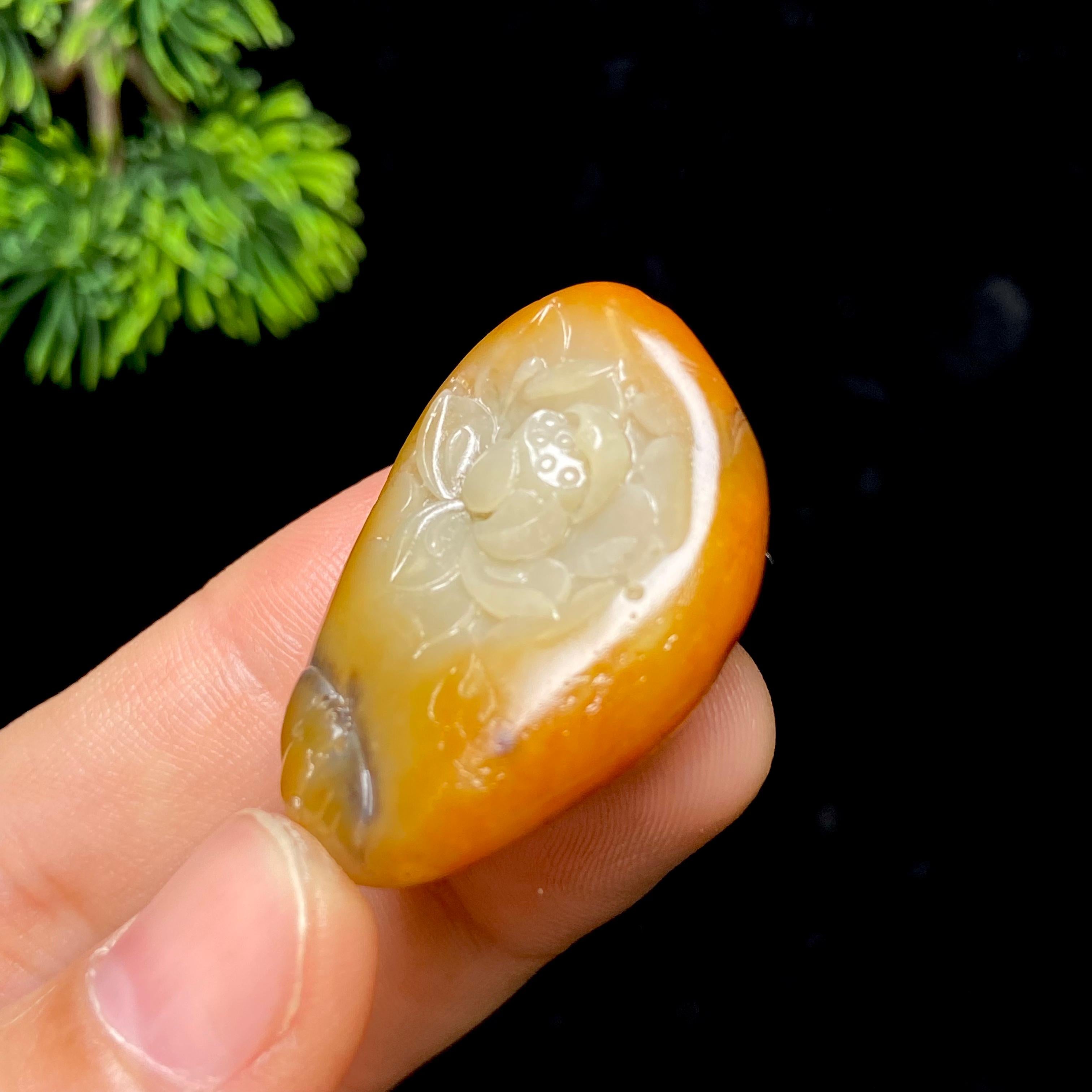和田玉籽料莲花（20.4g）