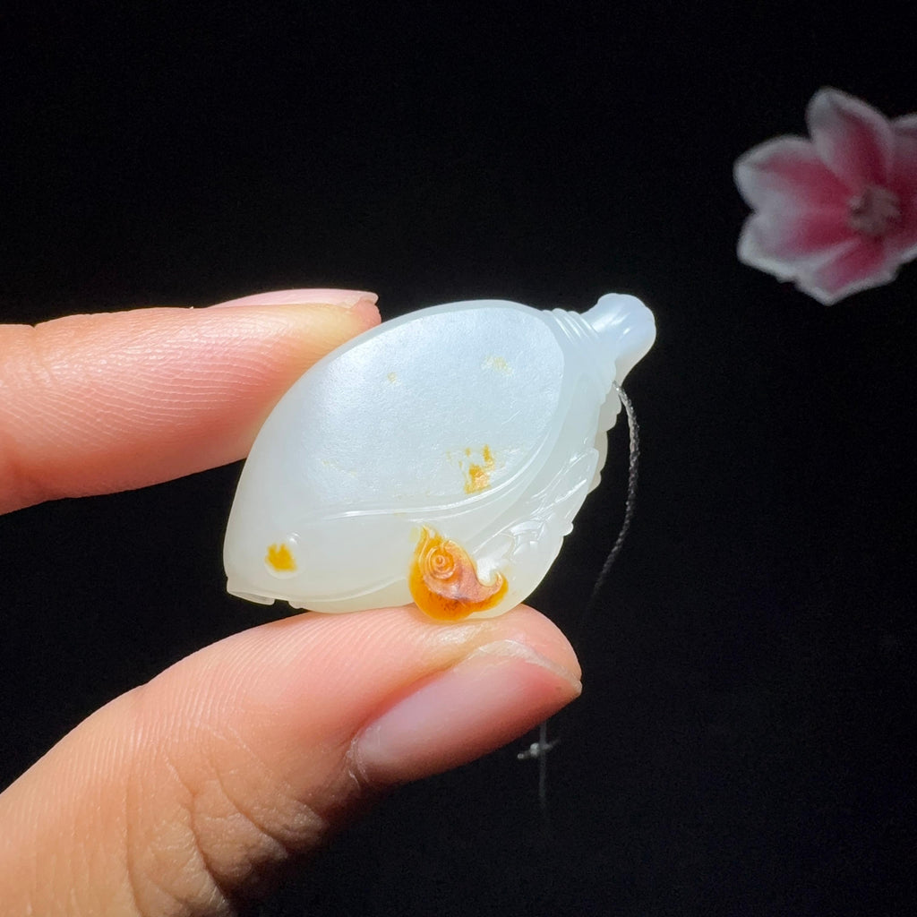 和田玉籽料玉兰花（9.8g）