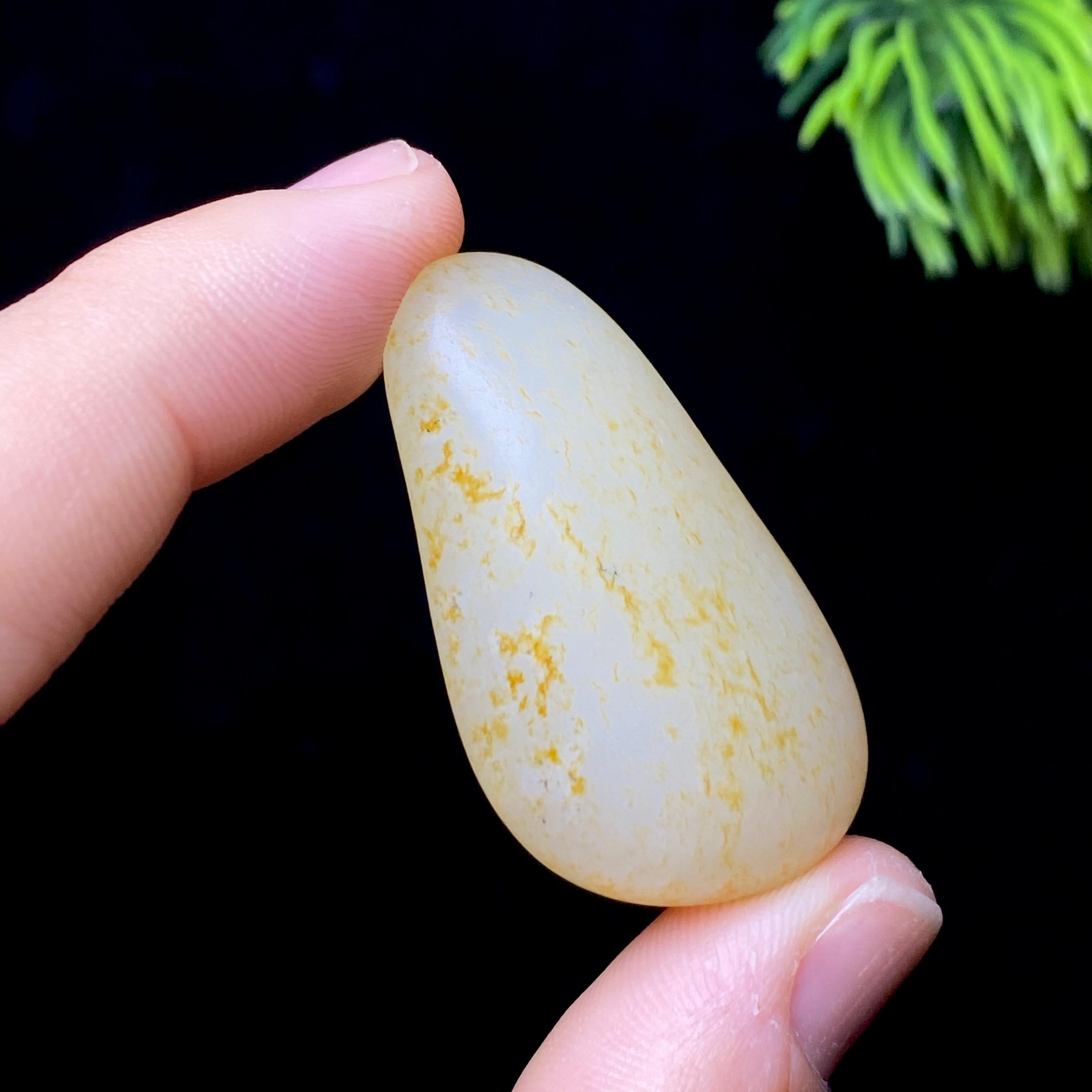 和田玉洒金皮籽料原石（14g）