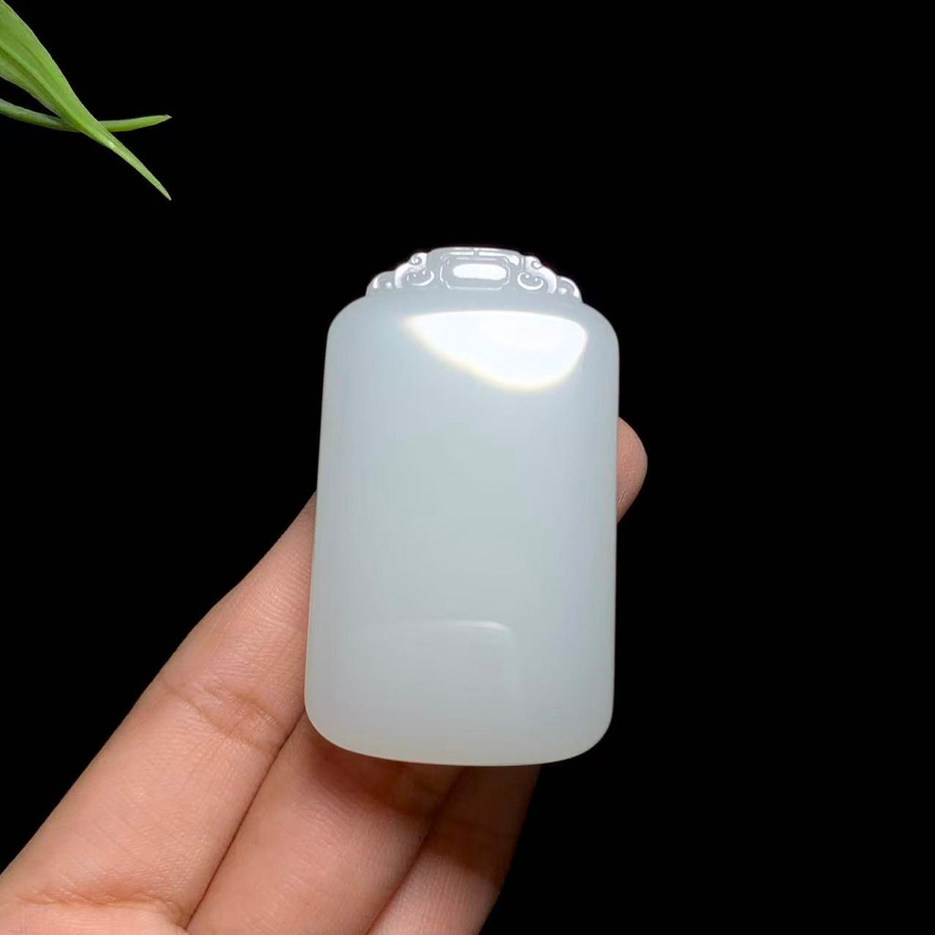 和田玉浅晴水冰底无事牌（47.0g）