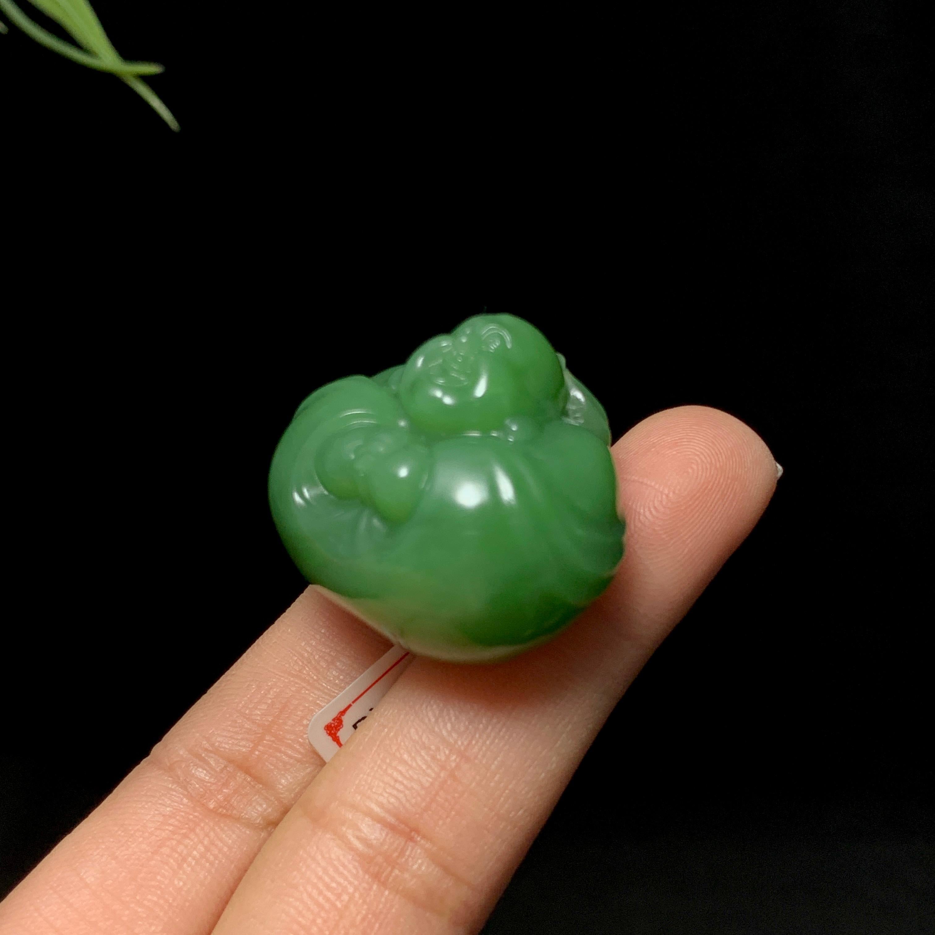 收藏级和田玉碧玉粉绿佛公（24.8g）