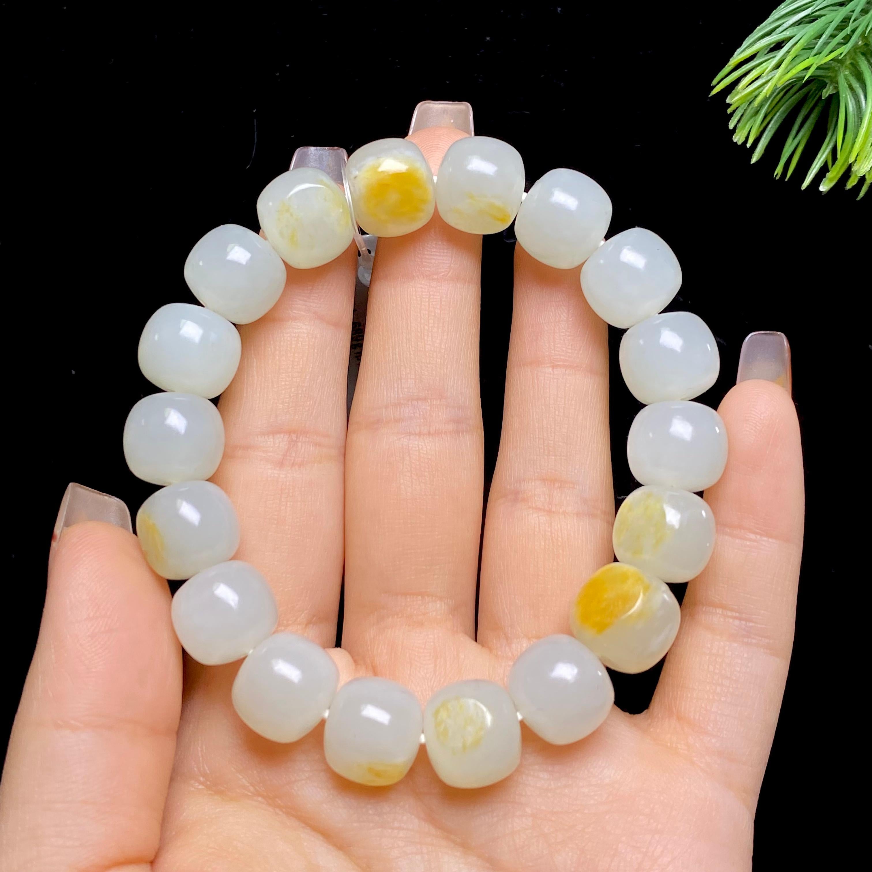 和田玉籽料白玉老型珠手串（54.6g）