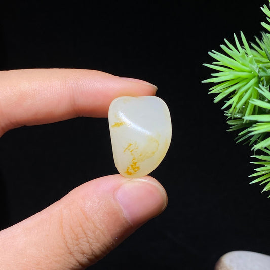 和田玉白玉洒金皮籽料原石（5.7g）