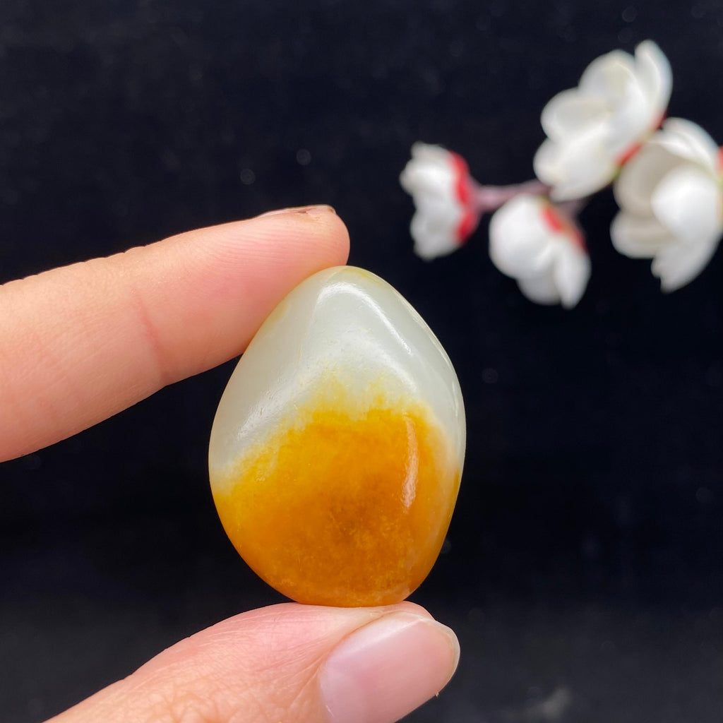 和田玉聚黄皮籽料挂件（15.1g）