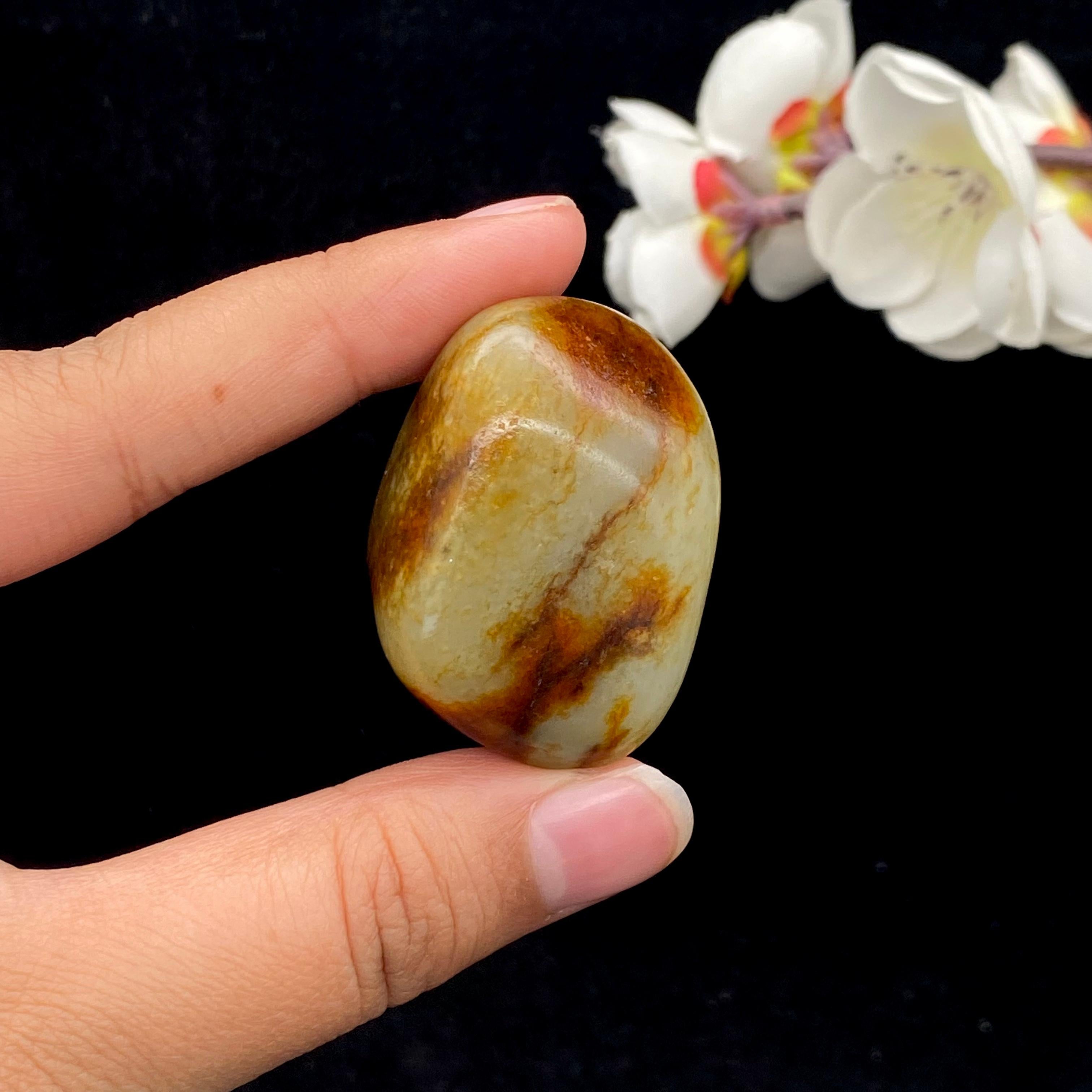 和田玉红皮籽料（42.9g）