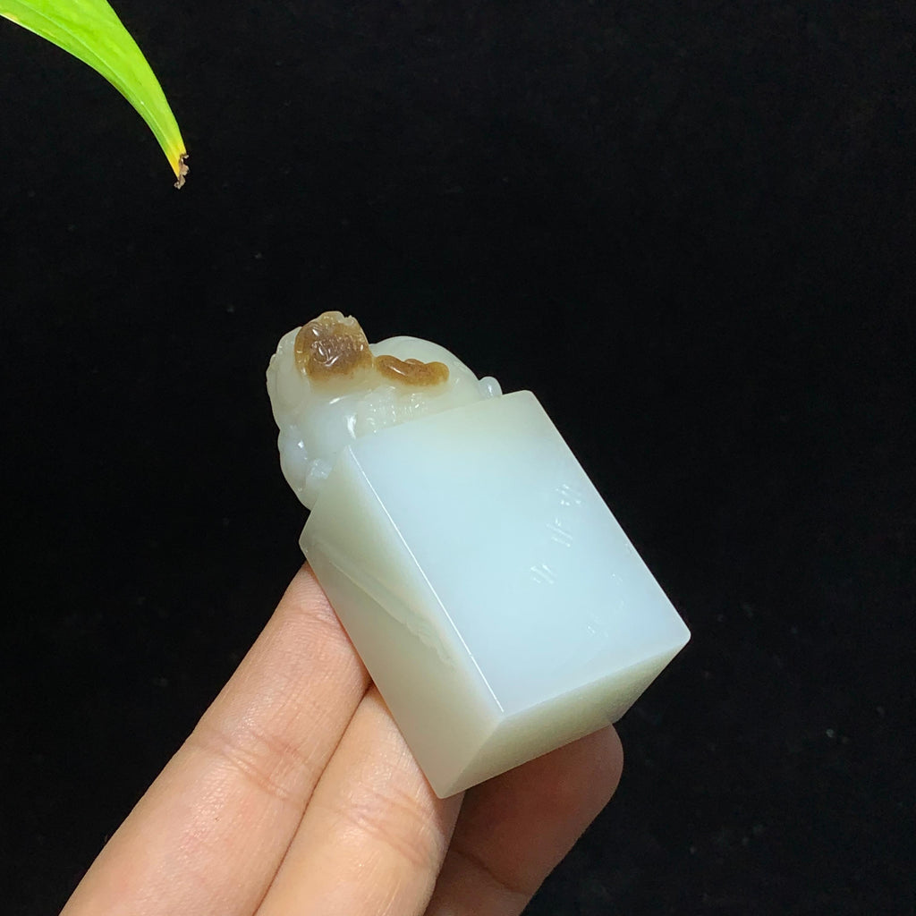 和田山料糖白玉貔貅印章（94.6g）