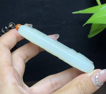 新疆和田玉且末料羊脂玉大势至菩萨（121.0g）