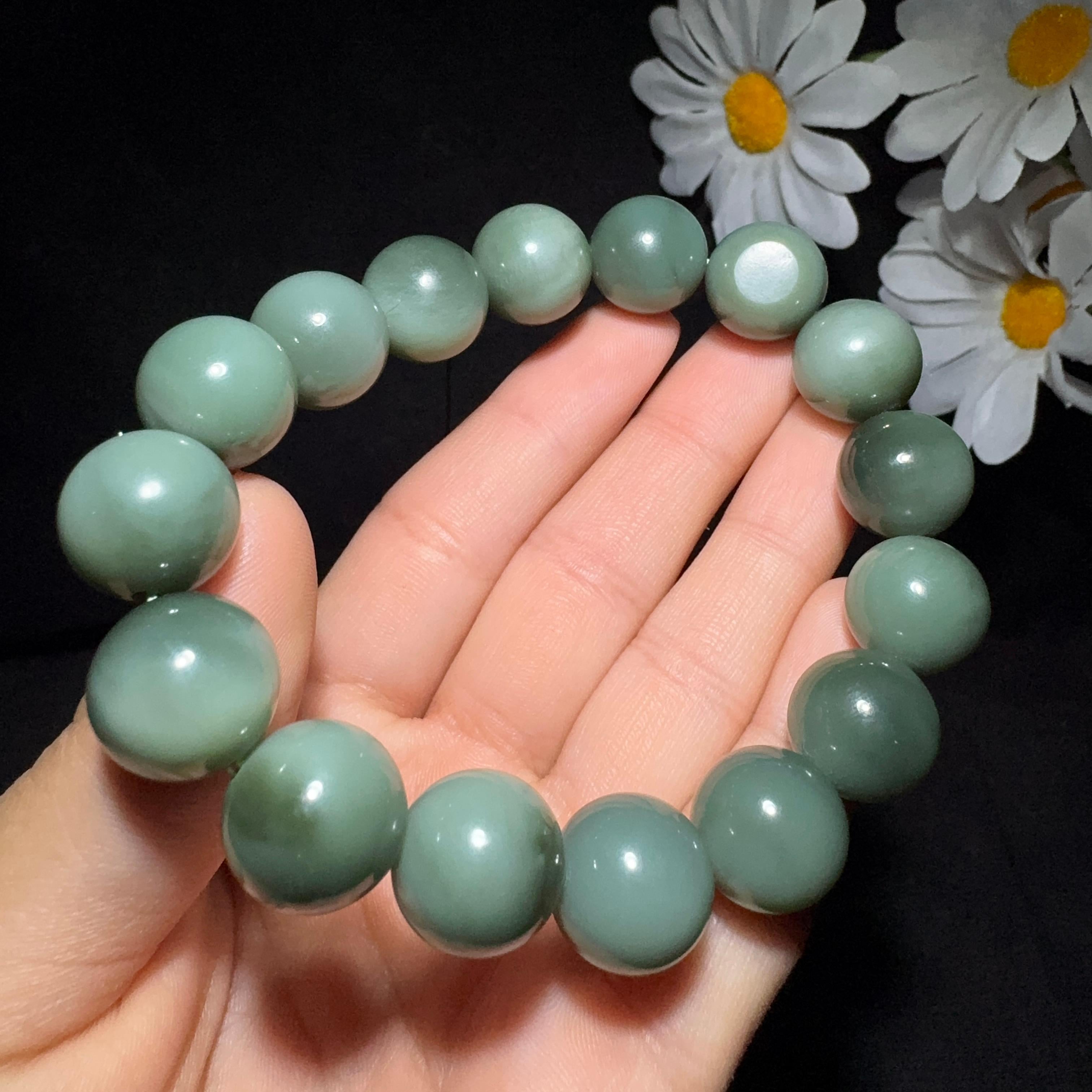 特色和田玉籽料沙枣青圆珠手串（69.1g）