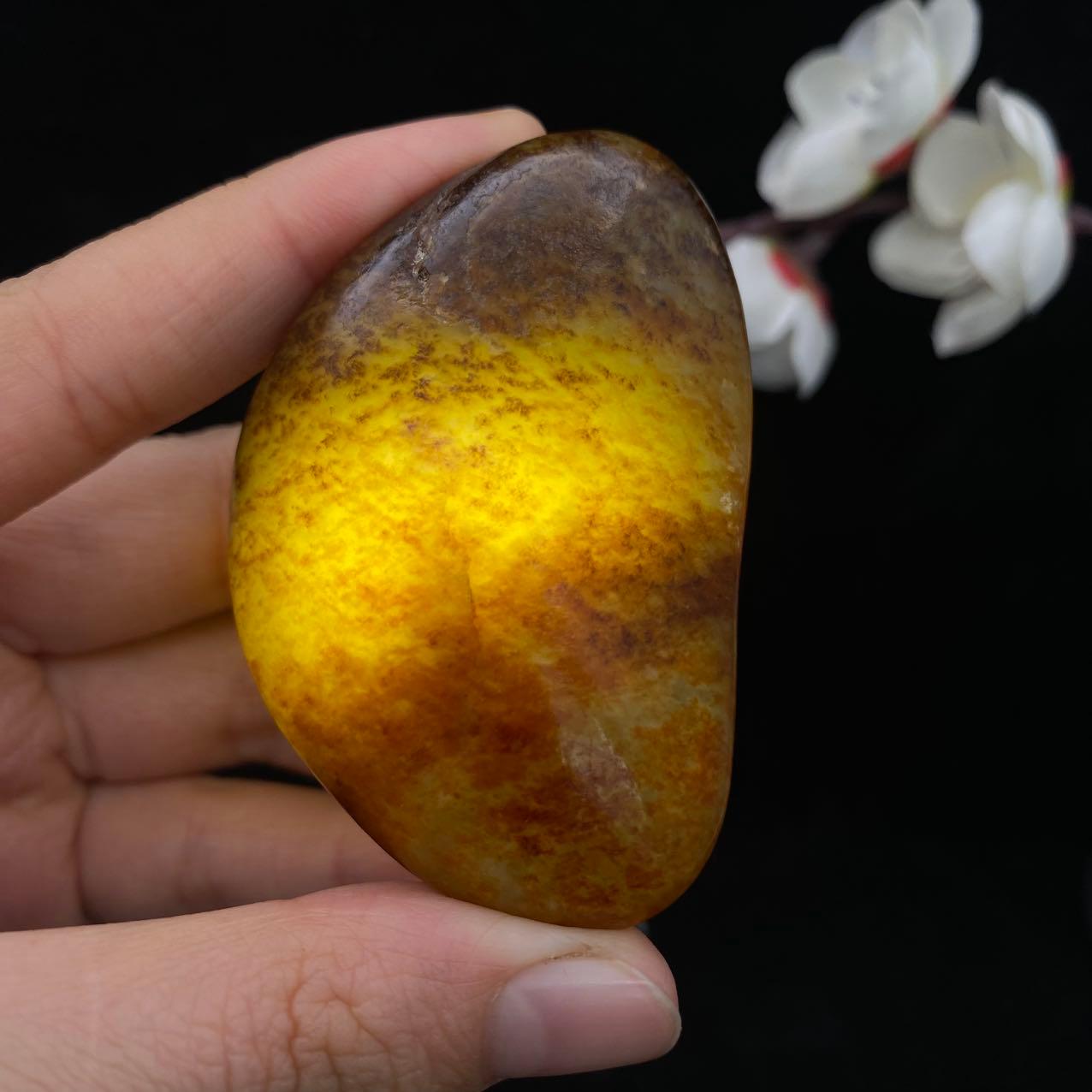 和田玉洒金皮籽料原石（67.1g）