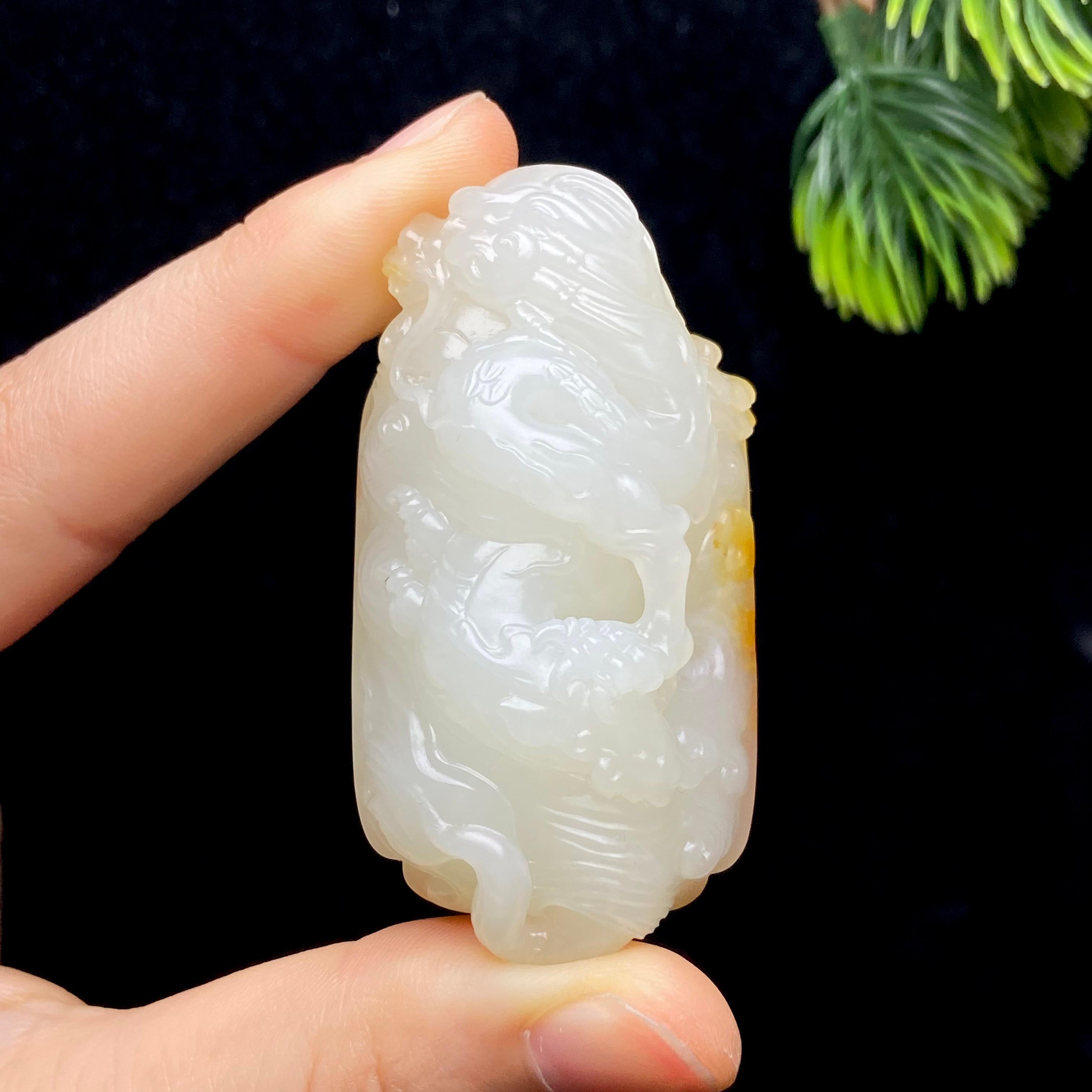 和田玉籽料龙纹把件（56.4g）