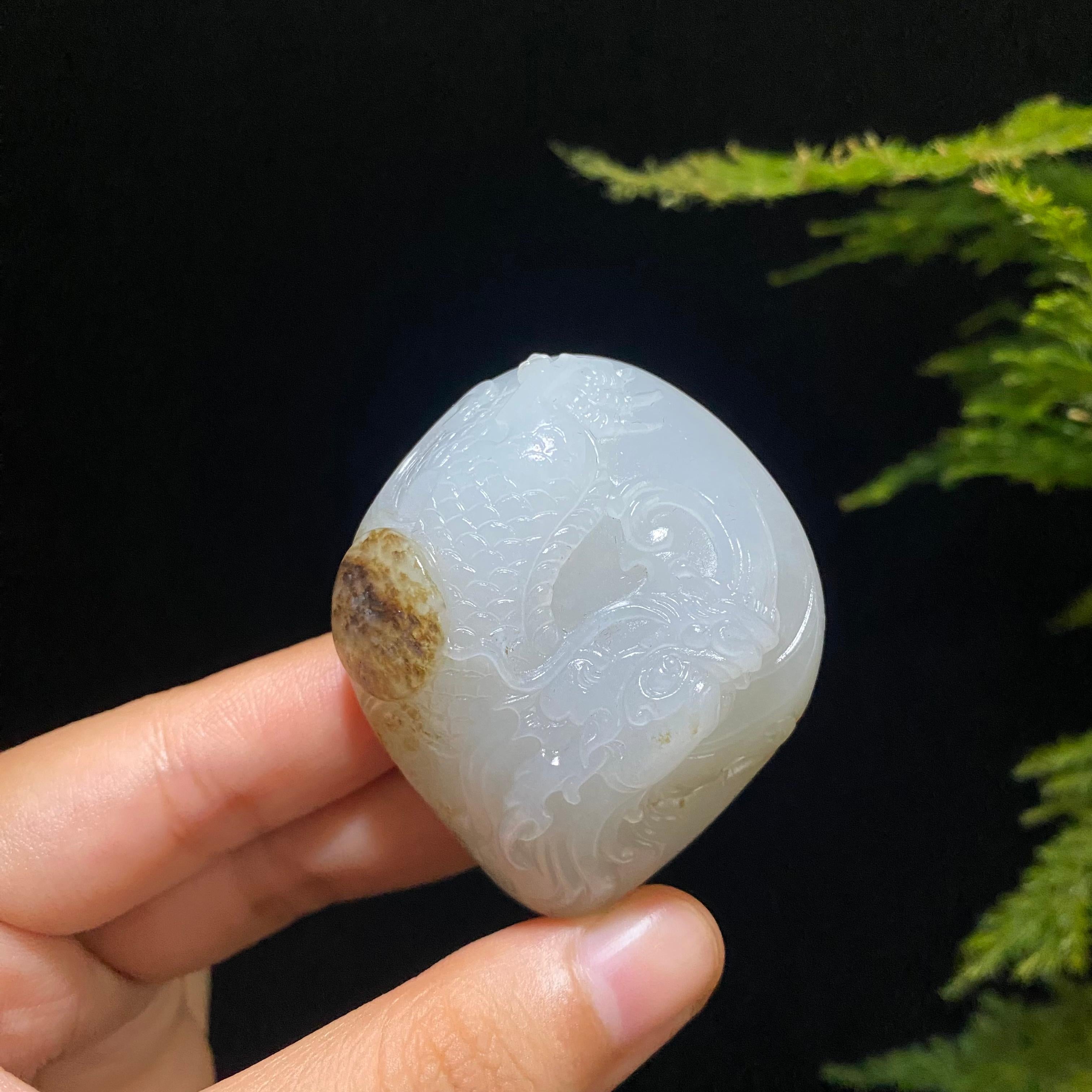 和田玉籽料龙（62.4g）
