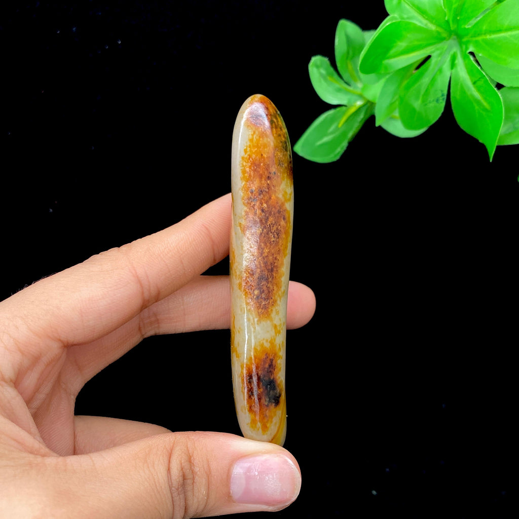 和田玉聚红皮籽料手把件（76.2g）