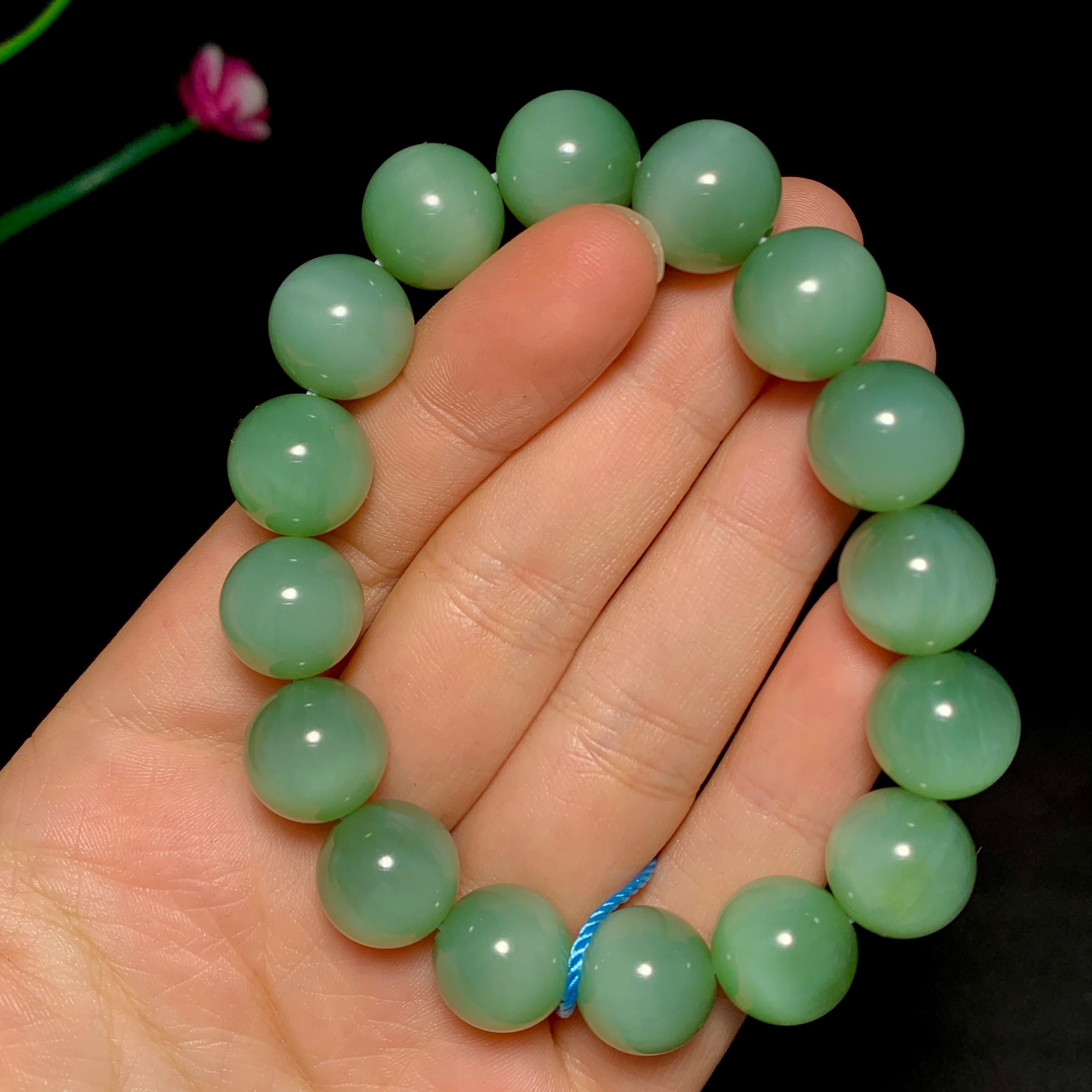 精品和田碧玉粉青猫眼手串（53.8g）