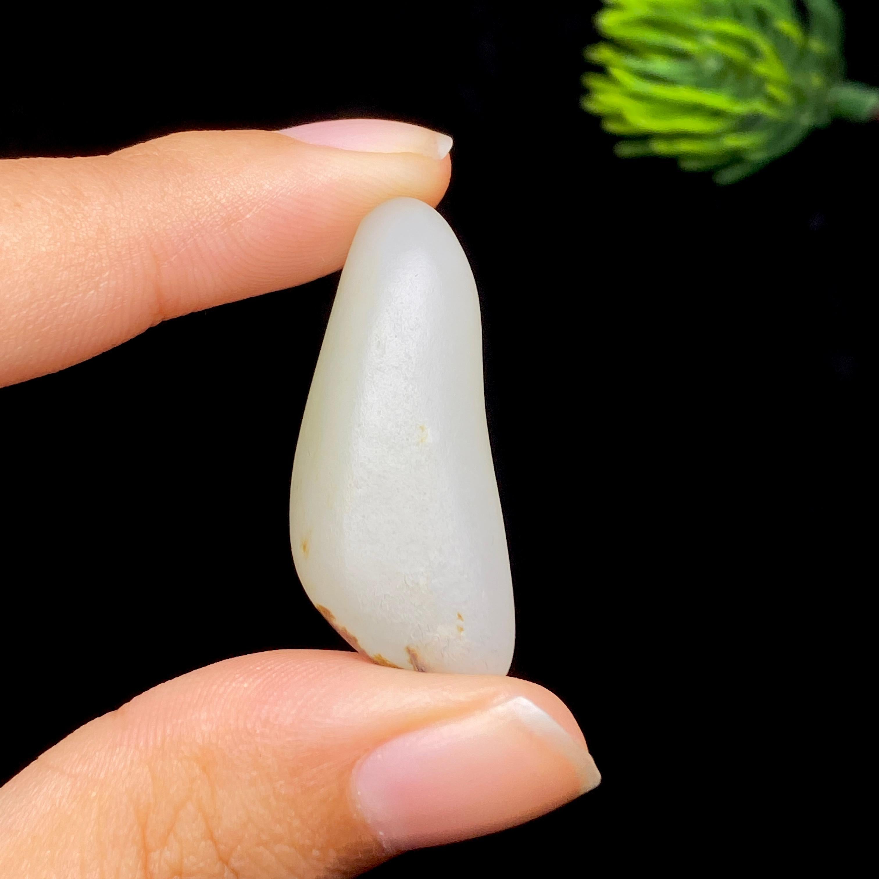 和田玉黑皮籽料（7.4g）