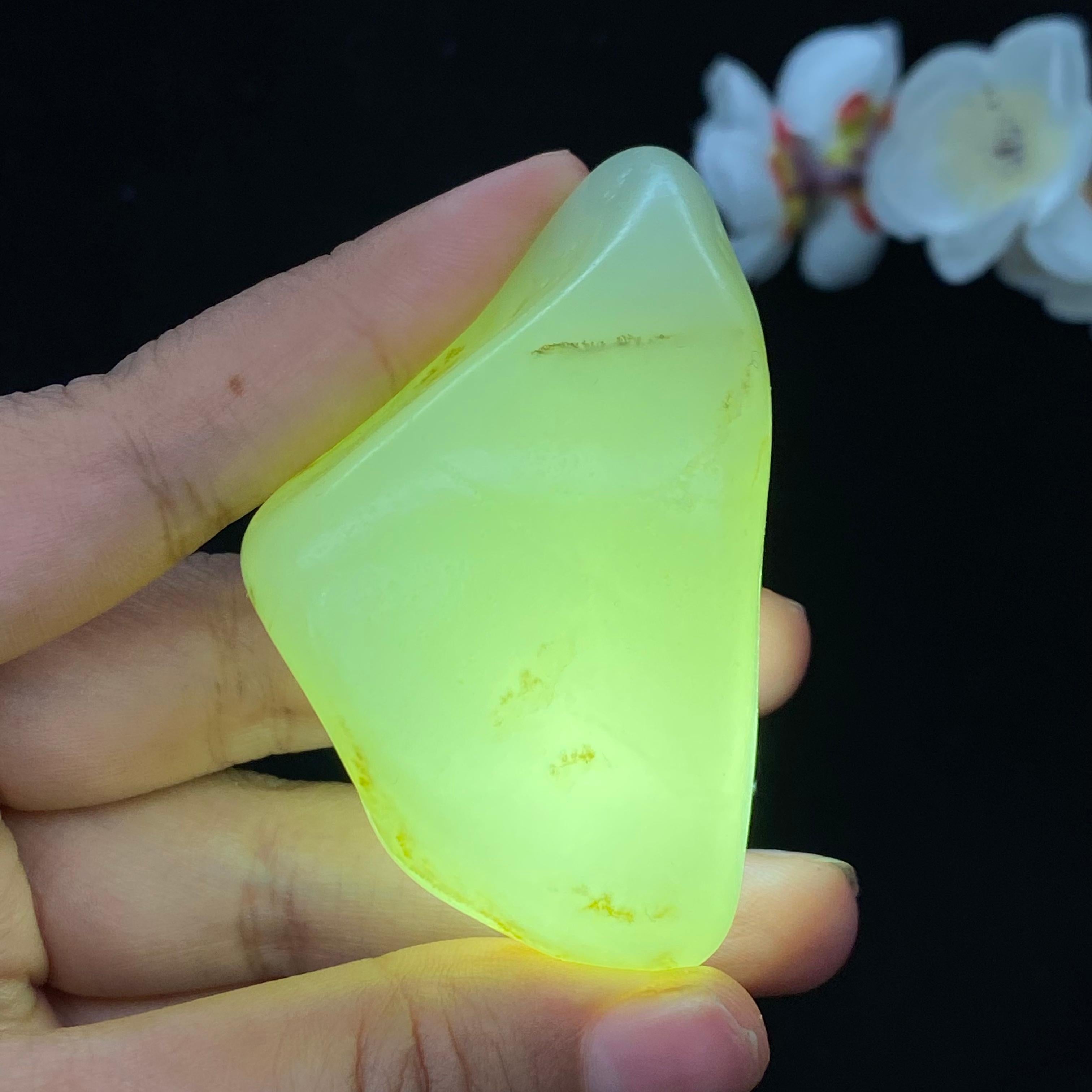 和田玉青白玉籽料手把件（89.3g）