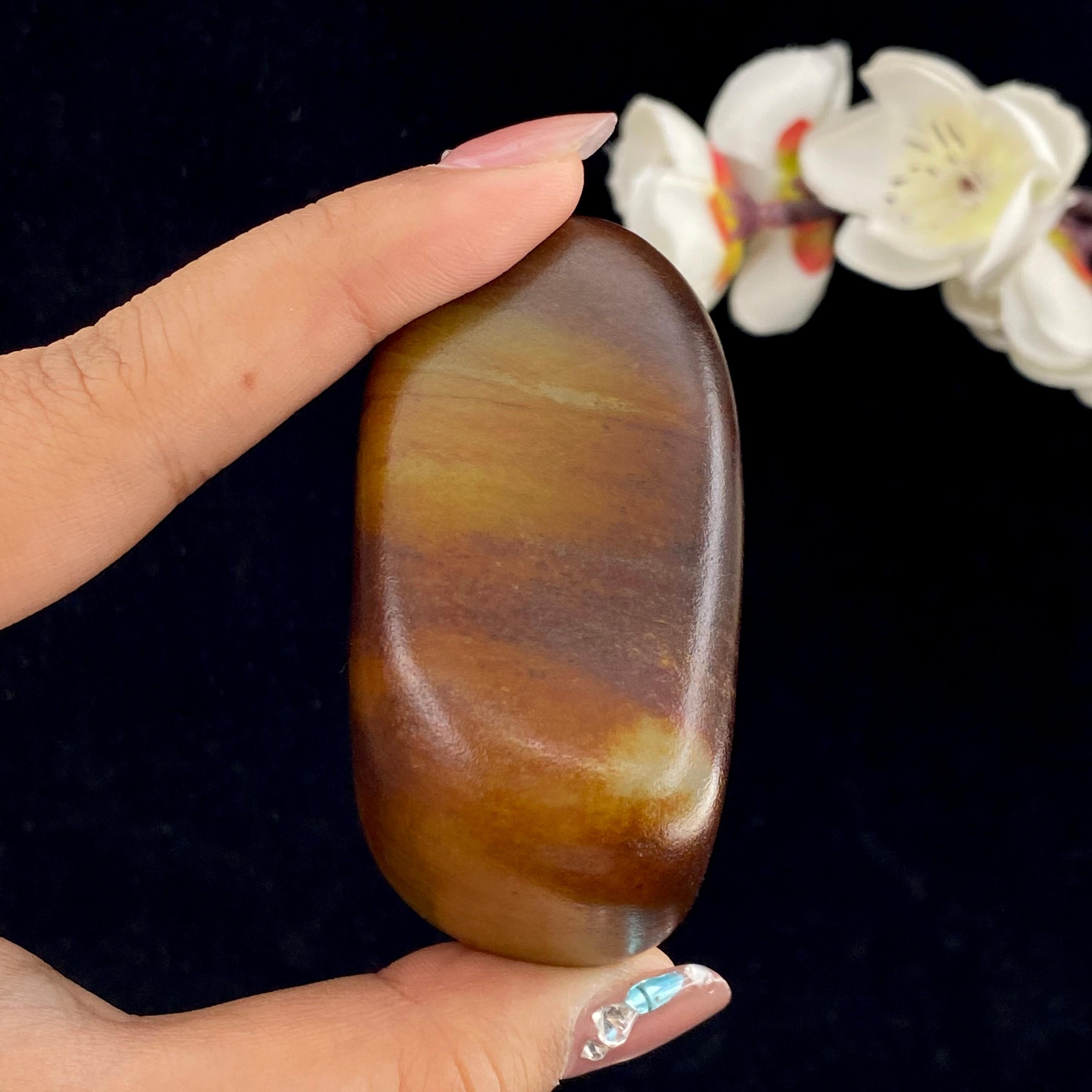 和田玉聚红皮籽料手把件（146.7g）