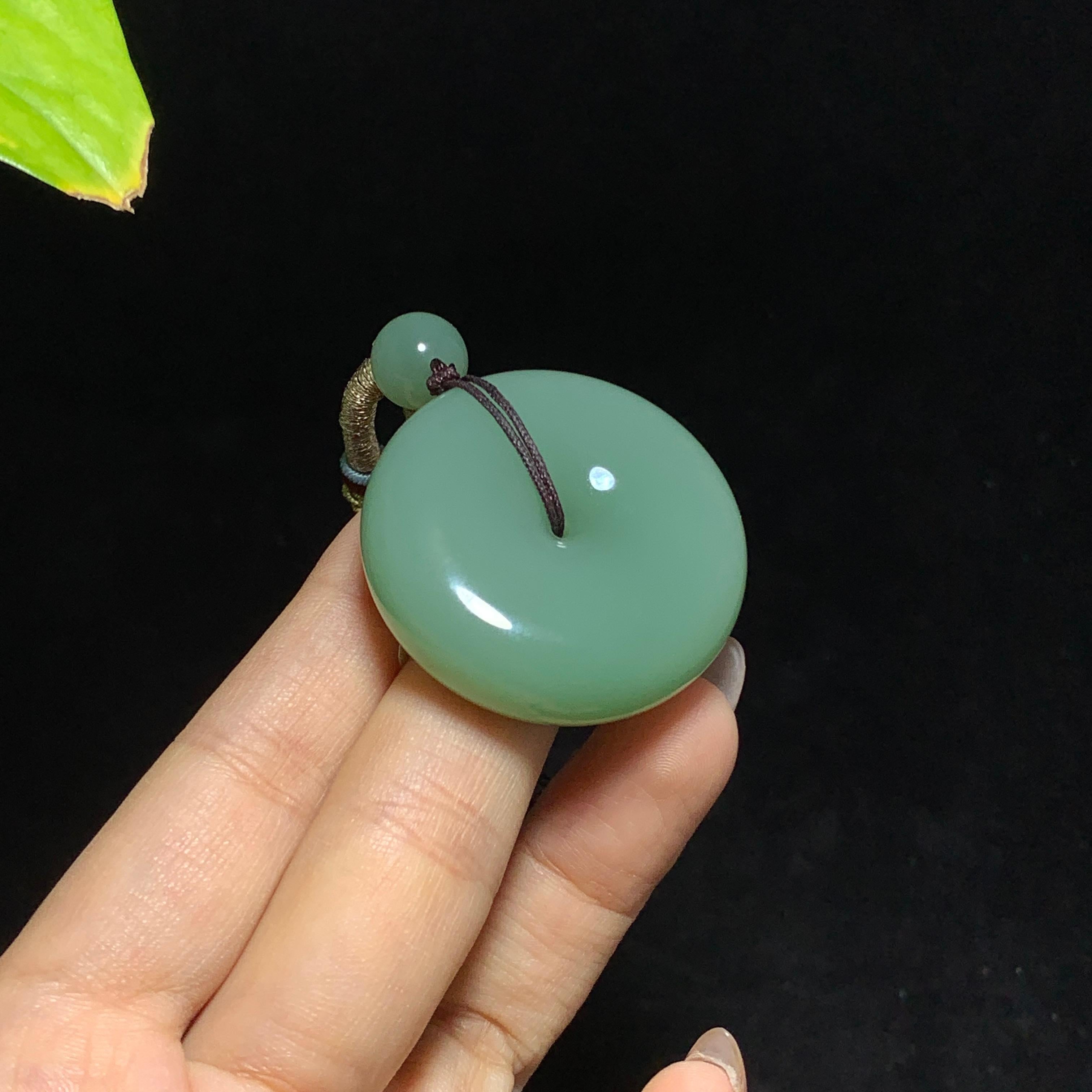 和田山料碧玉粉青平安扣挂件（40.0g）