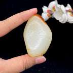 和田玉聚红皮籽料（68.2g）