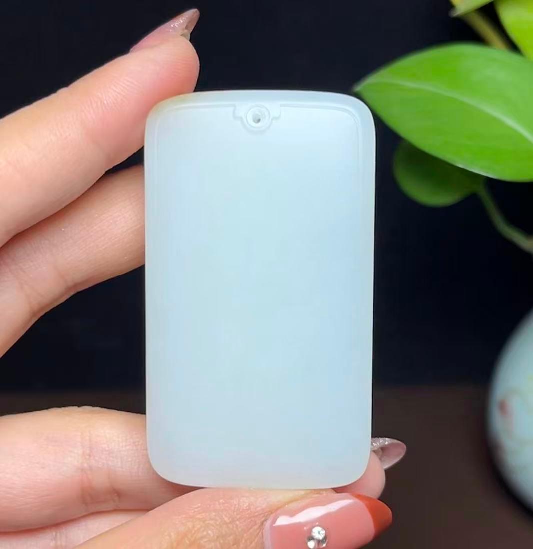 新疆和田玉且末料羊脂玉平安无事牌（56.2g）