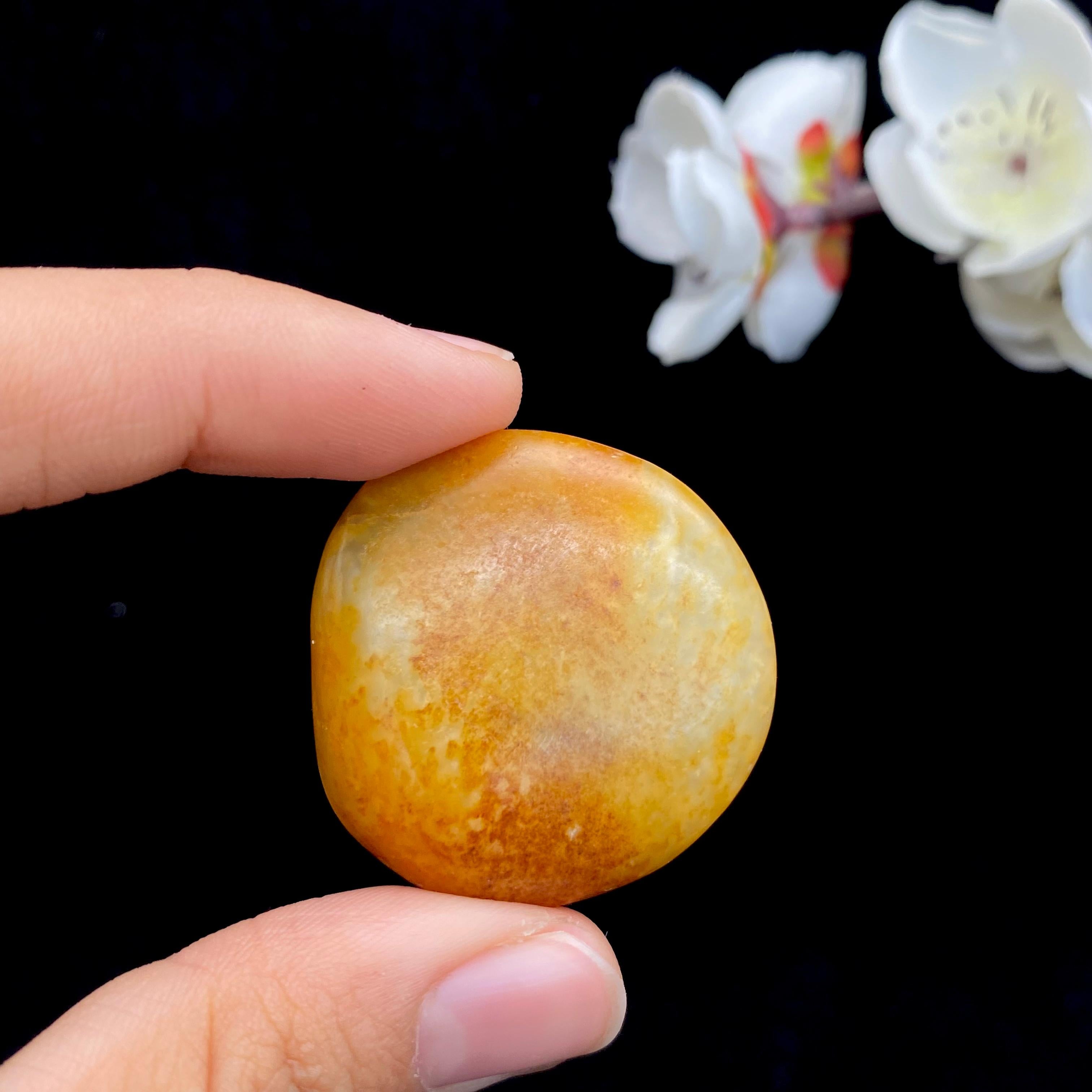 和田玉黄沁皮籽料原石（22.3g）