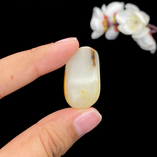 和田玉聚黄皮籽料吊坠籽（10.4g）