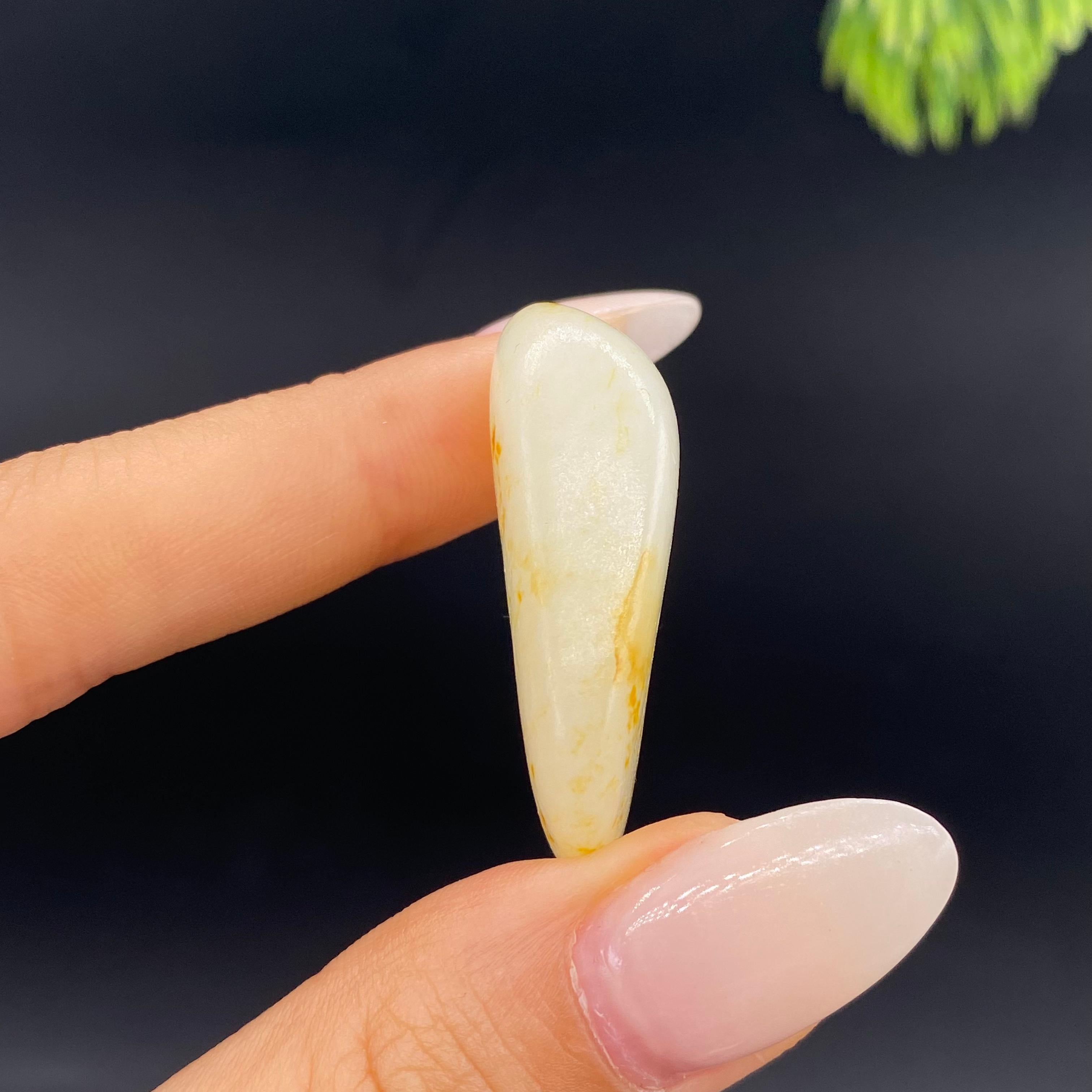 和田玉洒金皮籽料挂件（14.68g）