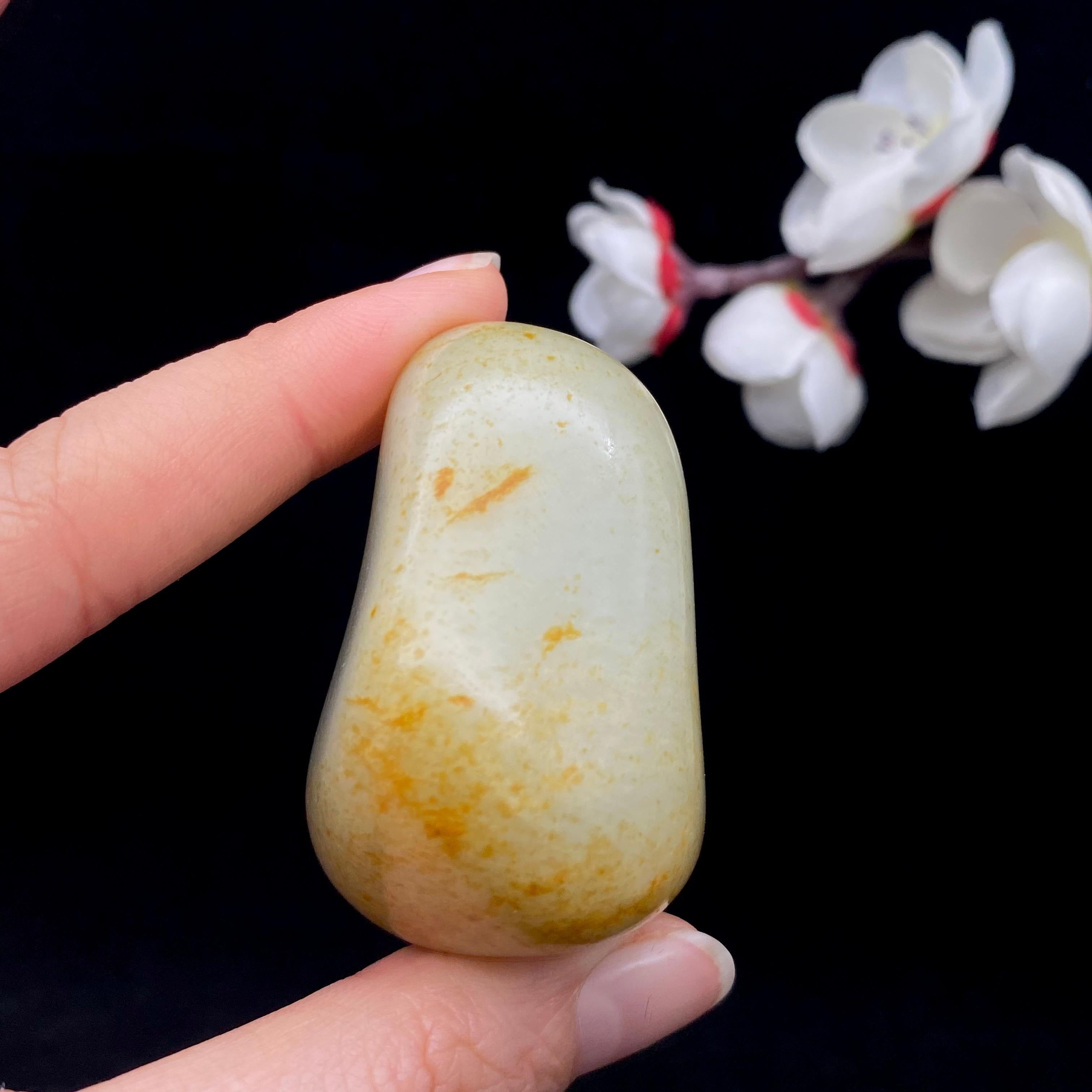 和田玉洒金皮籽料（82.9g）