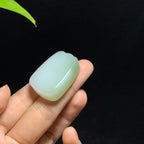 和田山料白玉带翠无事牌（23.7g）