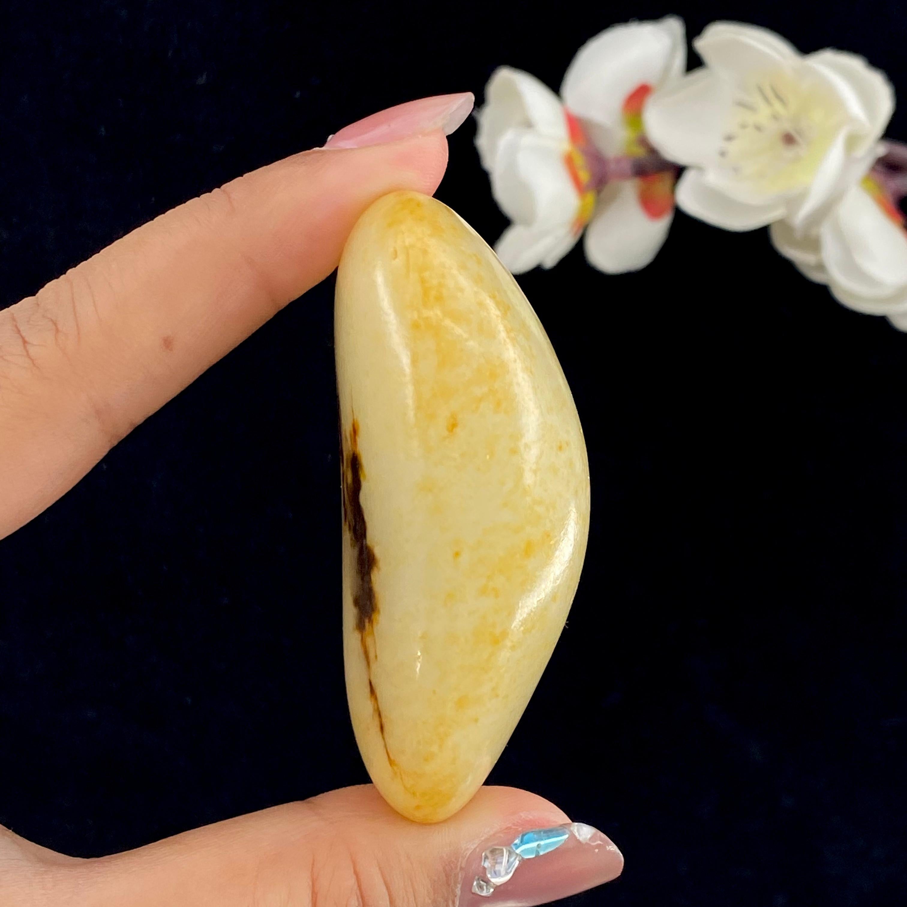 和田玉洒金皮籽料手把件（106.1g）