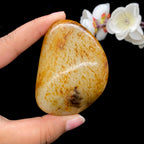 和田玉洒红皮籽料手把件（141.7g）