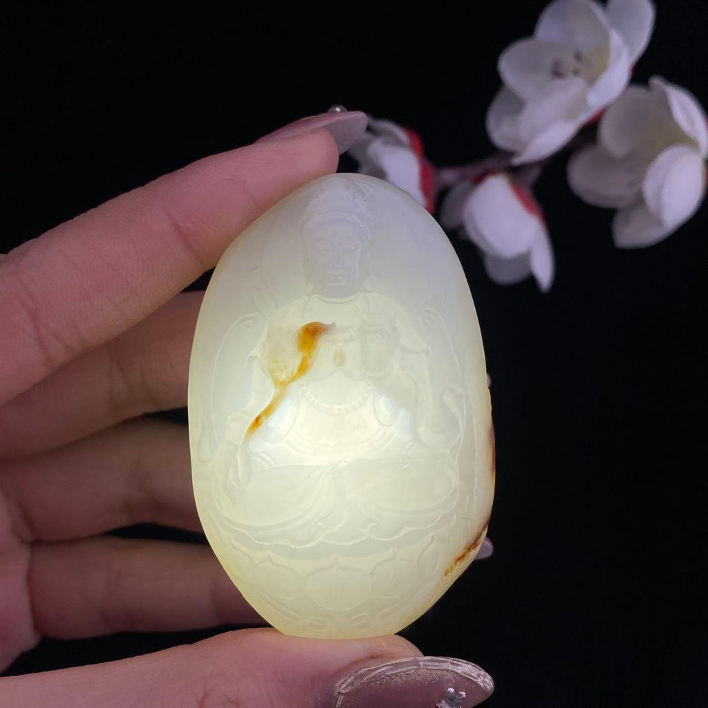 和田玉白玉籽料【观音】（53.7g）