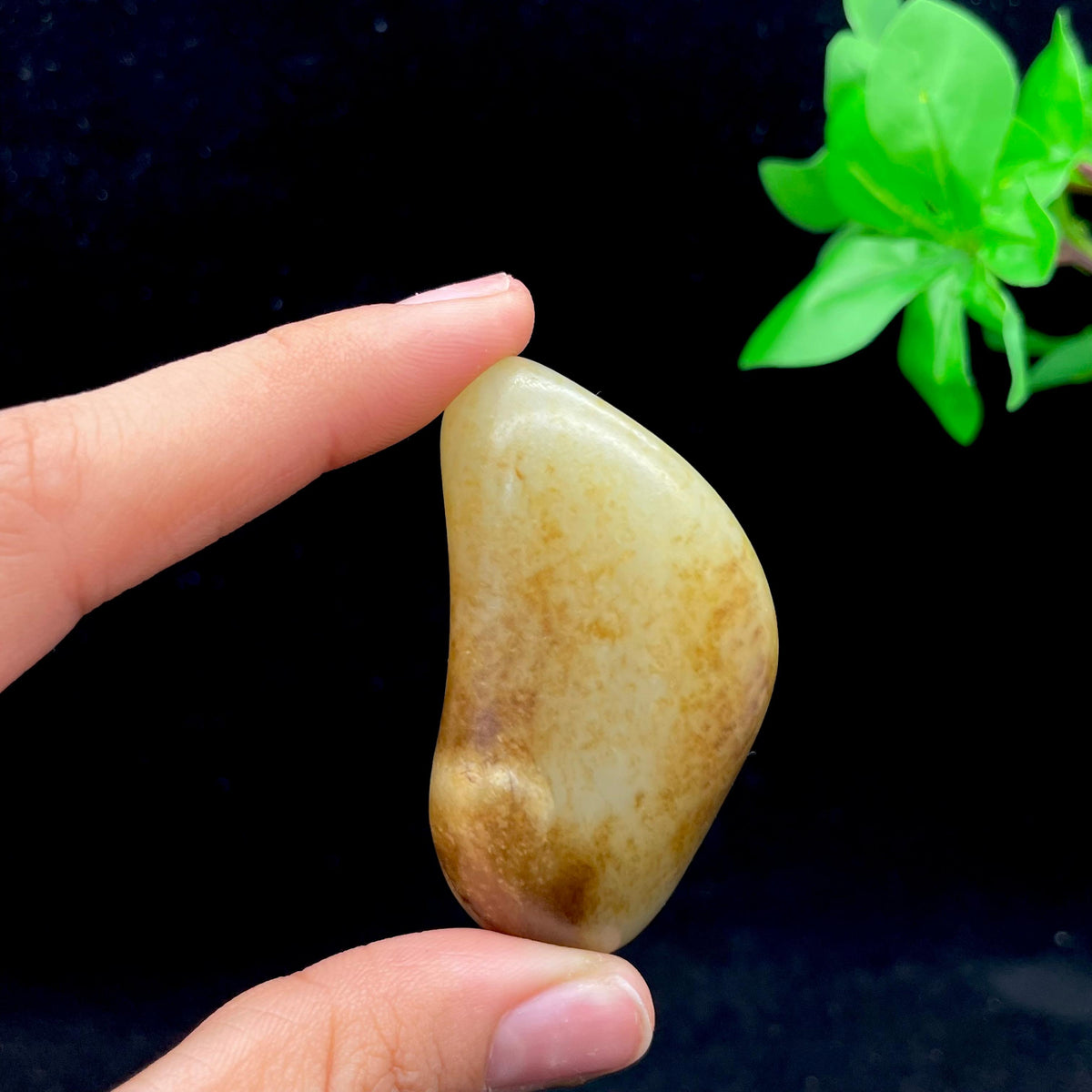 和田玉秋梨皮籽料手把件（75.5g）