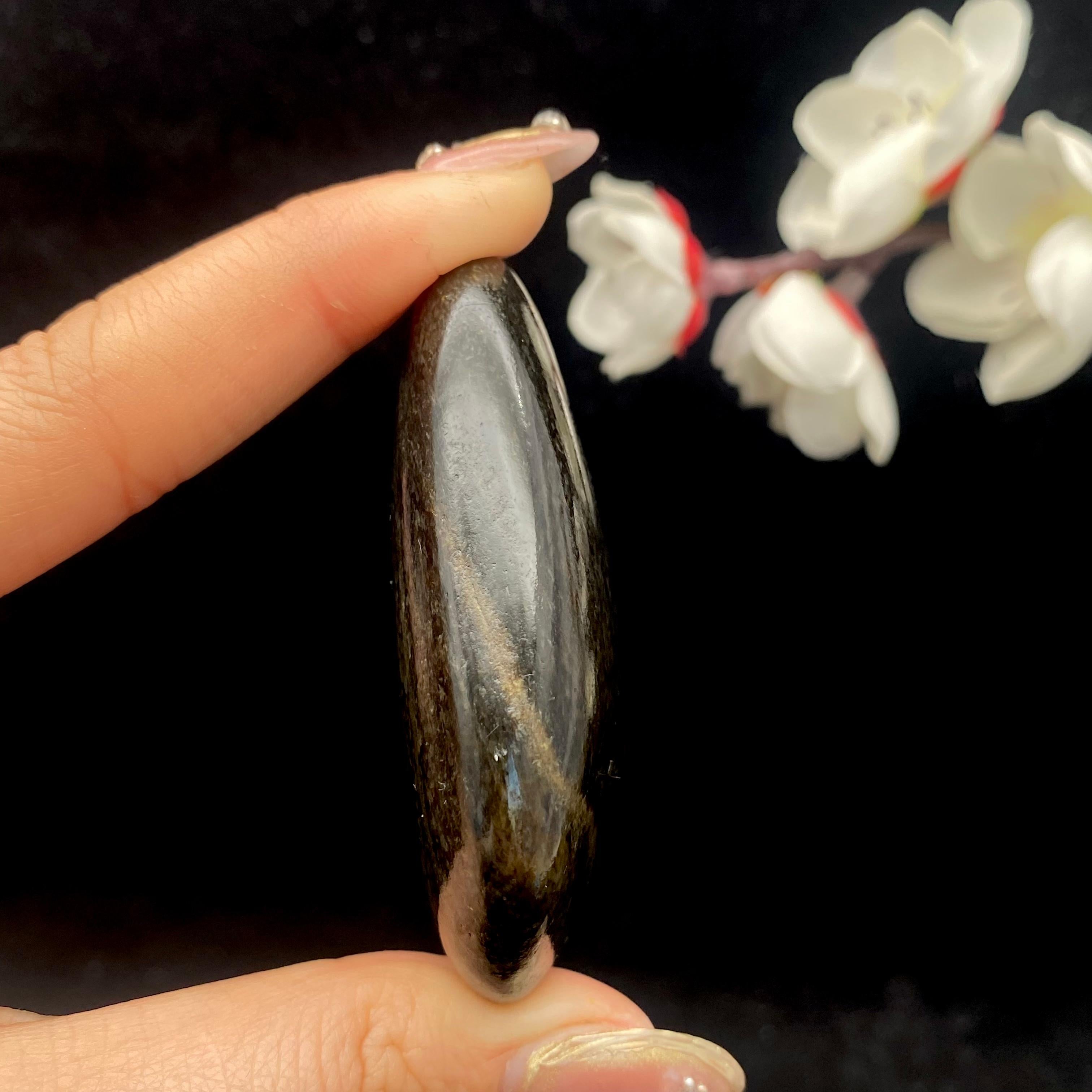 和田玉聚黑皮籽料原石（76.5g）