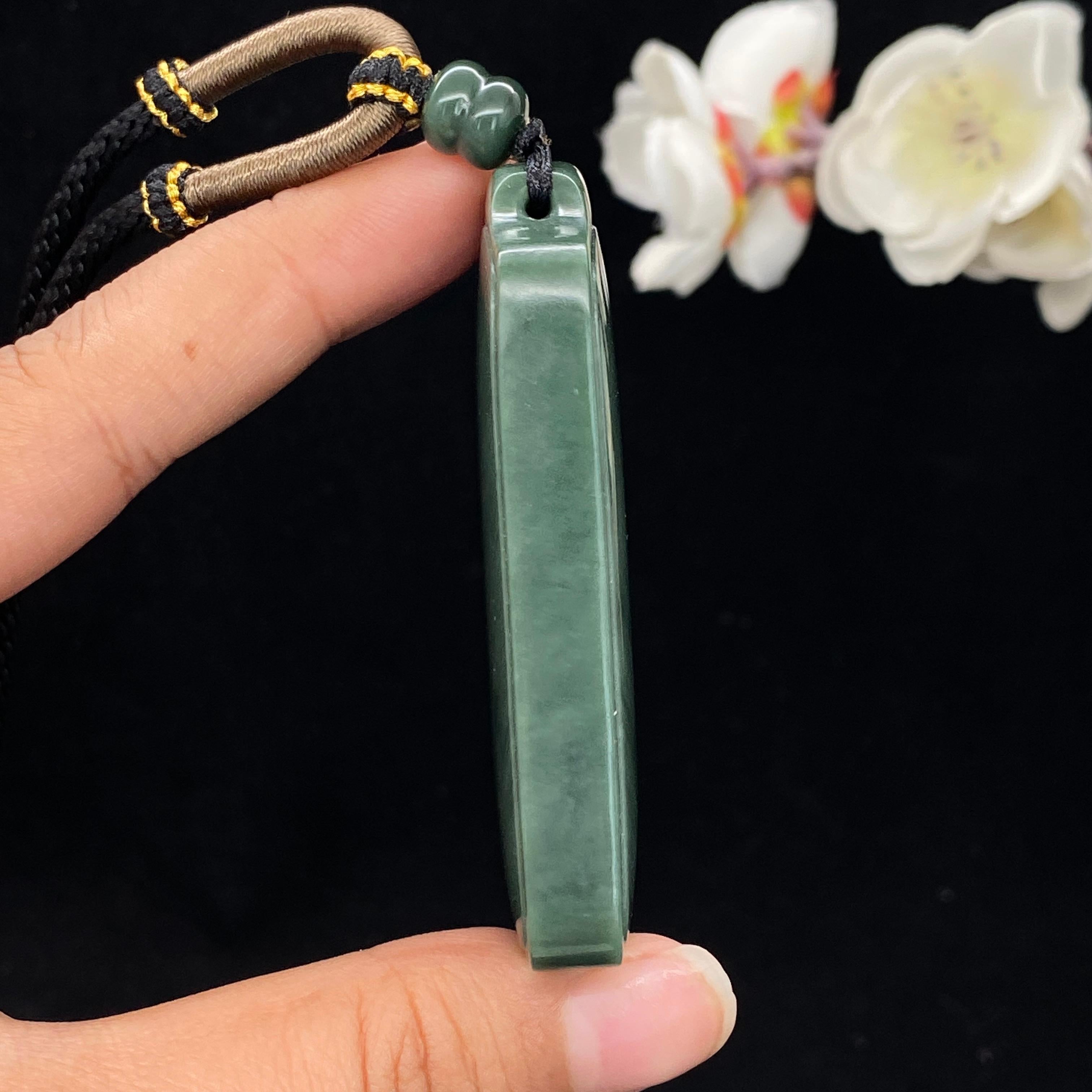和田玉沙枣青籽料【平安无事牌】（73.2g）