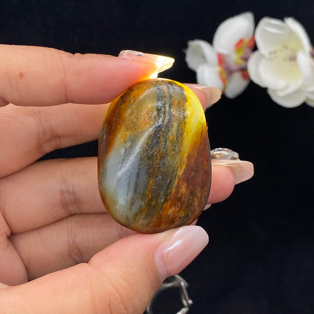 和田玉聚红皮青花底籽料挂件（35.2g）