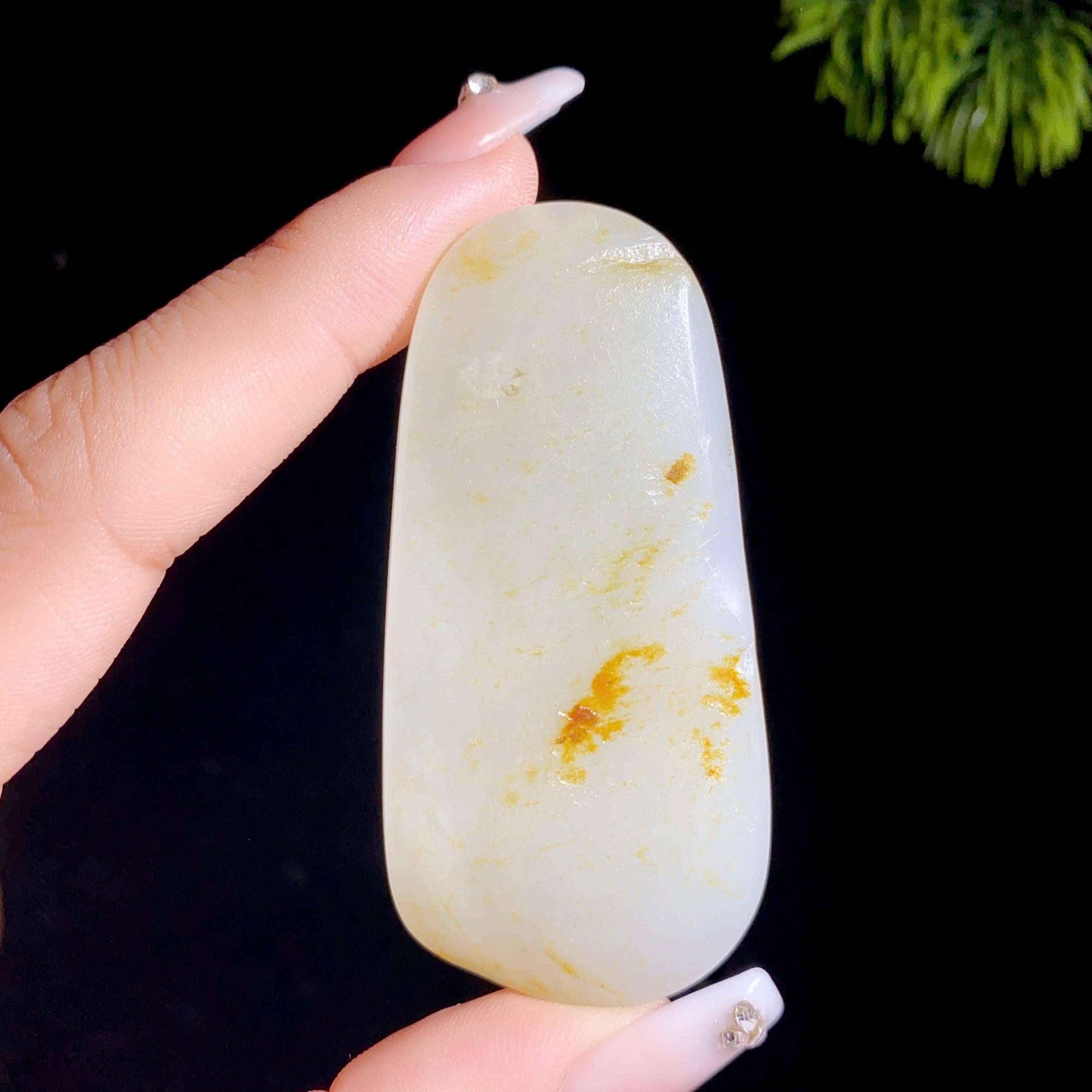 和田玉籽料坐莲观音（30.1g）