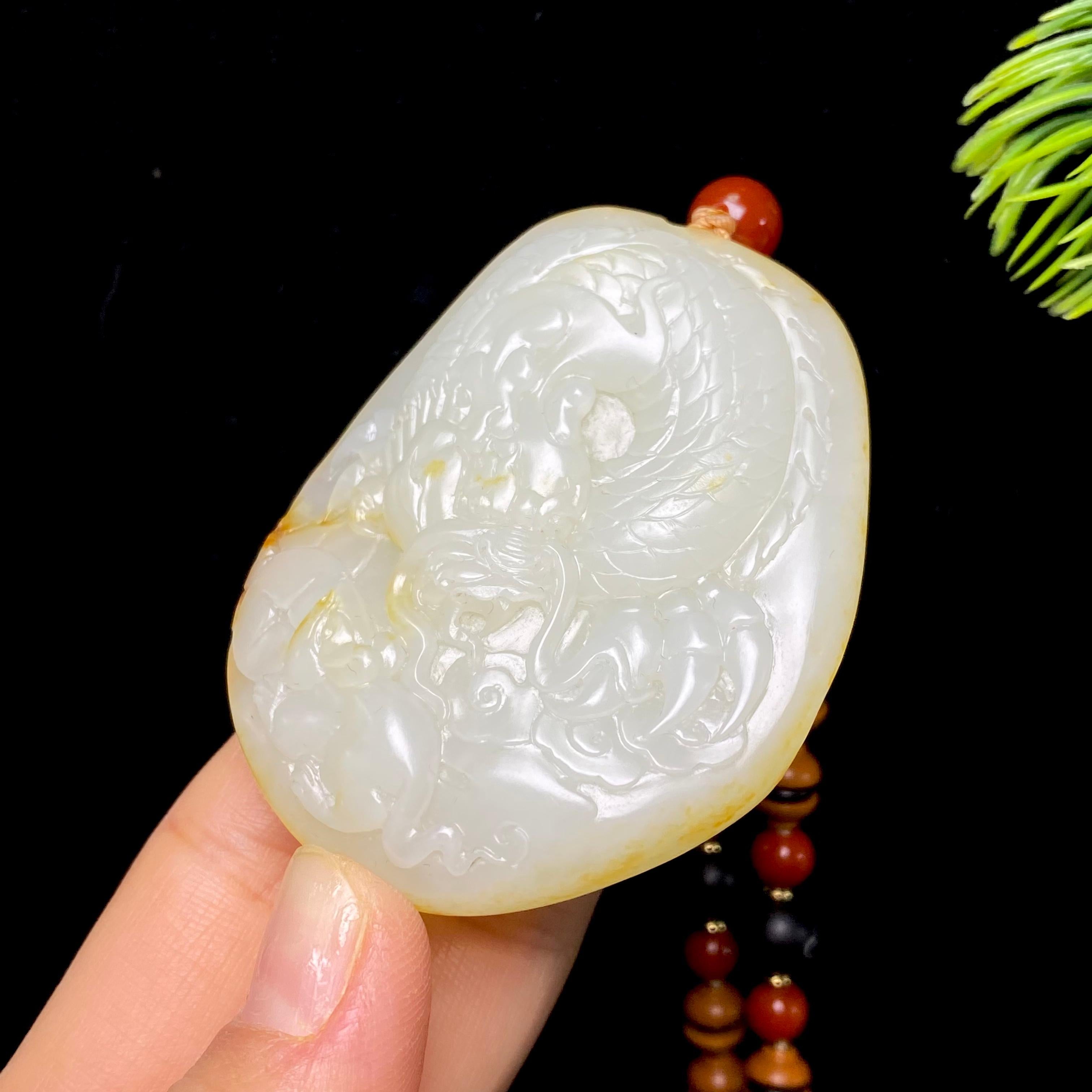 和田玉籽料龙行天下（84.0g）