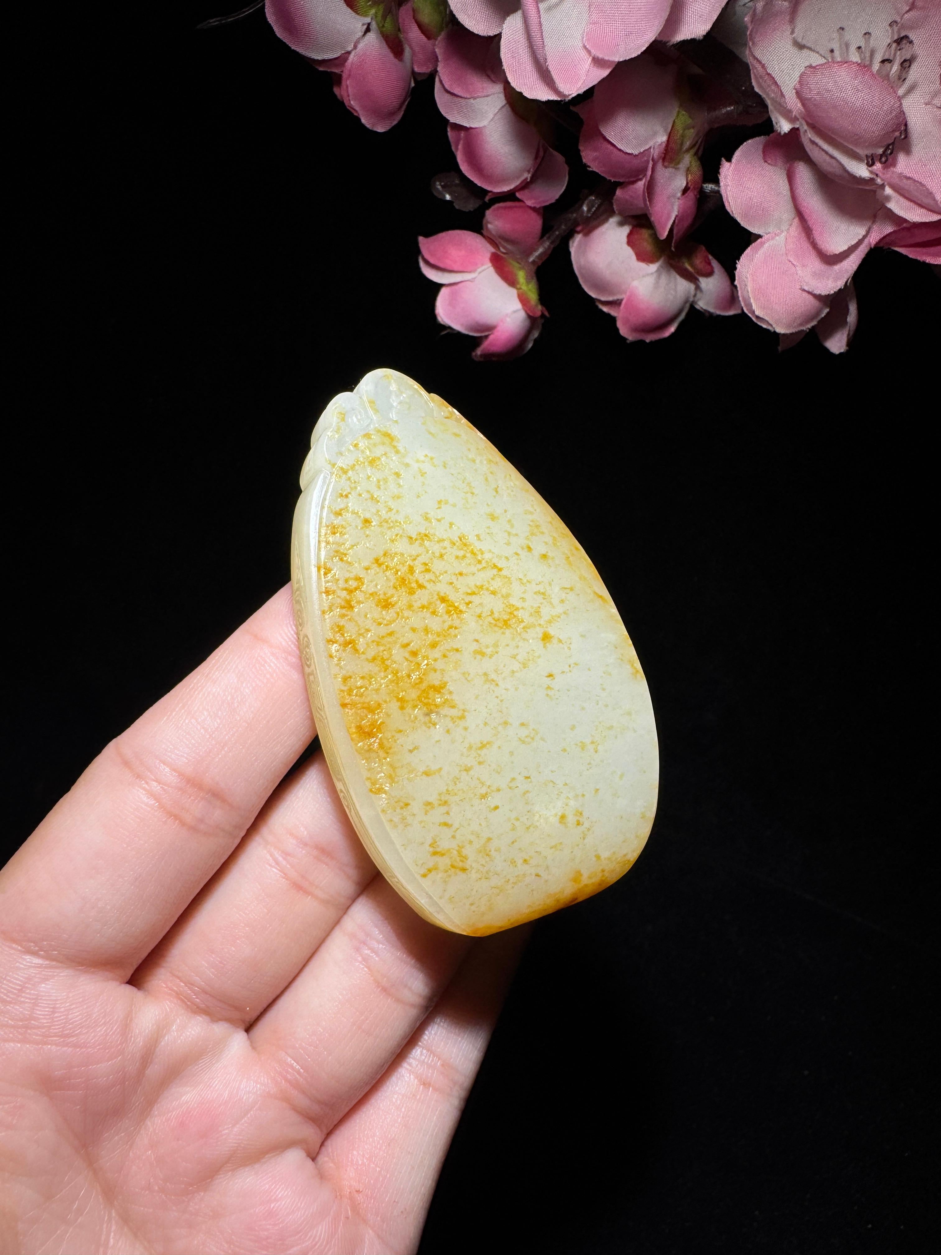 和田玉籽料满皮无事牌（61.3g）