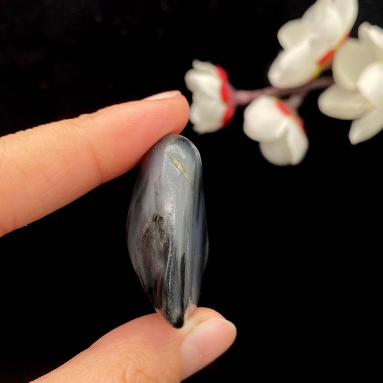 和田玉青花籽料原石（21.4g）