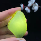 和田玉洒金皮带翠籽料（37.1g）
