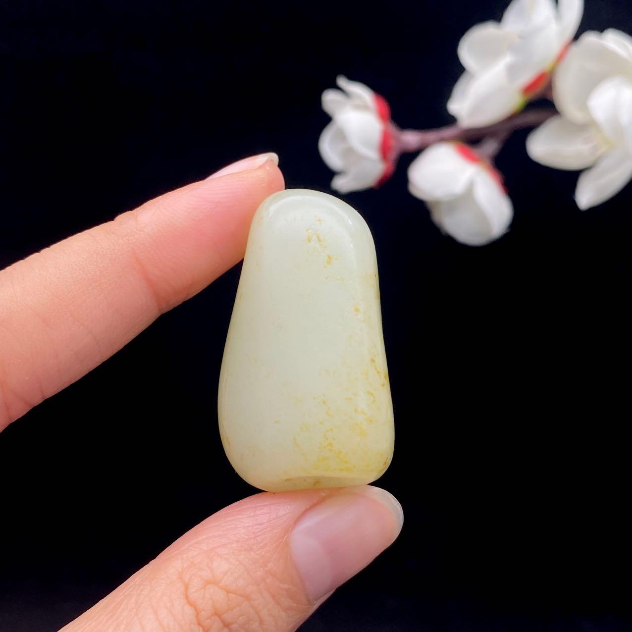 和田玉洒金皮籽料原石（26.9g）