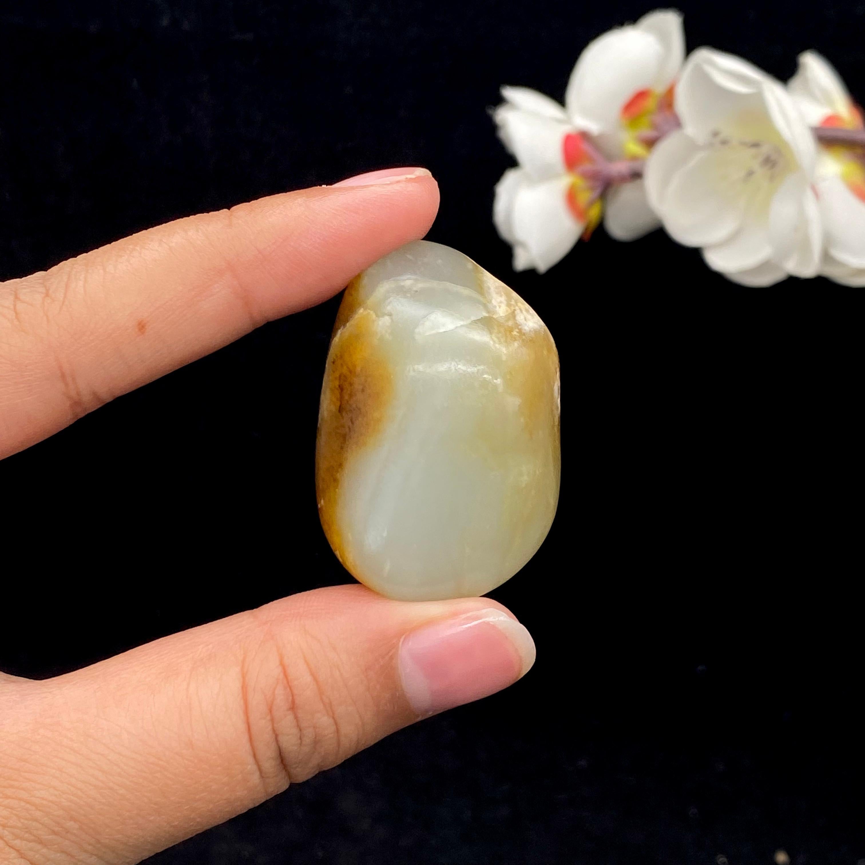 【超值推荐】和田玉聚黄皮籽料挂件（29.2g）