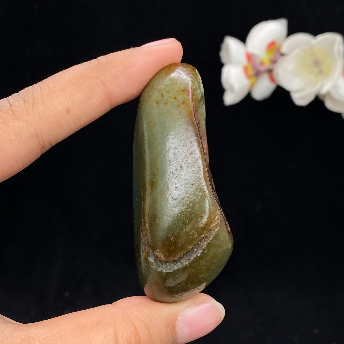 和田玉红皮带翠籽料（88.2g）