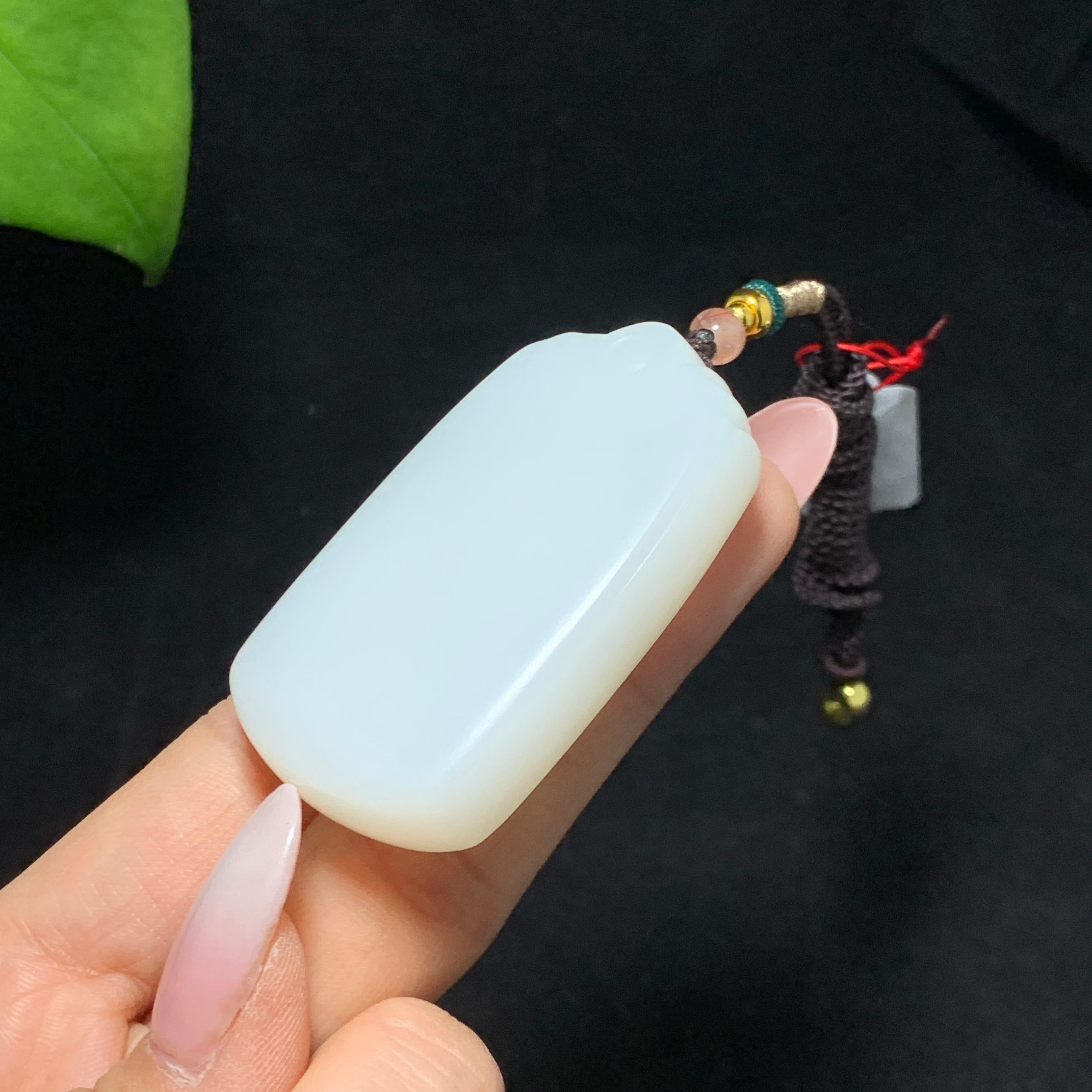 高品质和田山料羊脂白玉无事牌挂件（52.2g）