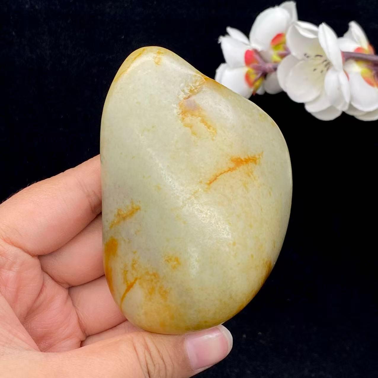 和田玉洒金皮青花底籽料（283.8g）