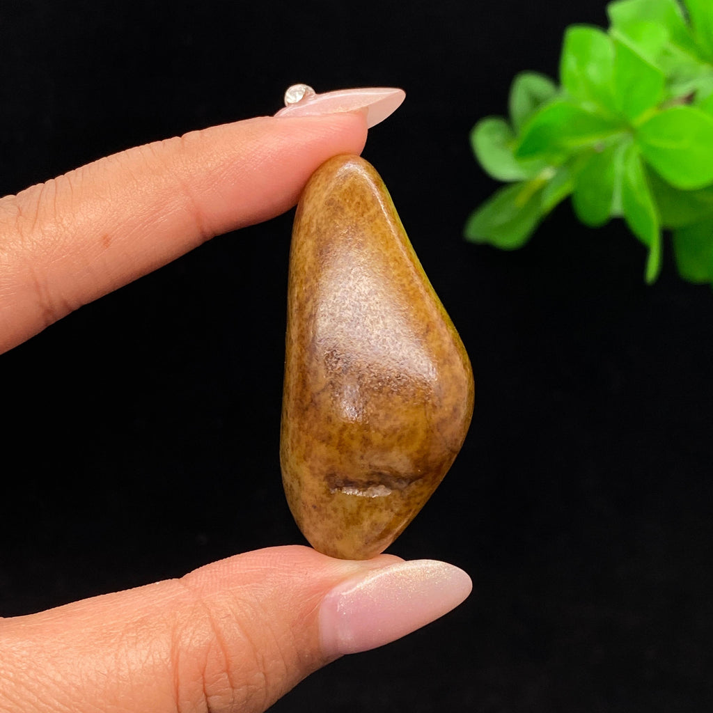 和田玉秋梨皮籽料大挂件（55.9g）